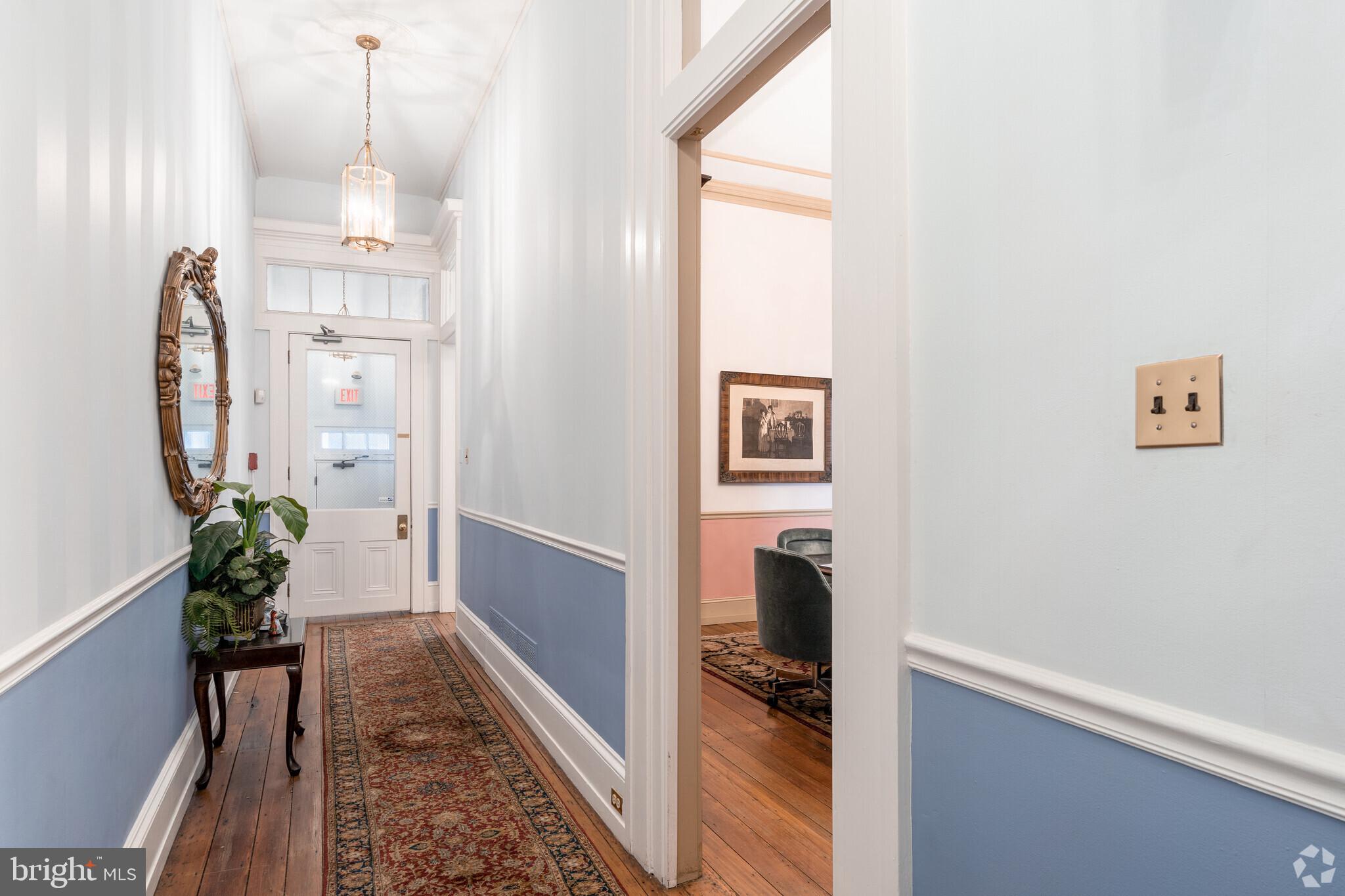 CENTER CITY - Commercial Sale