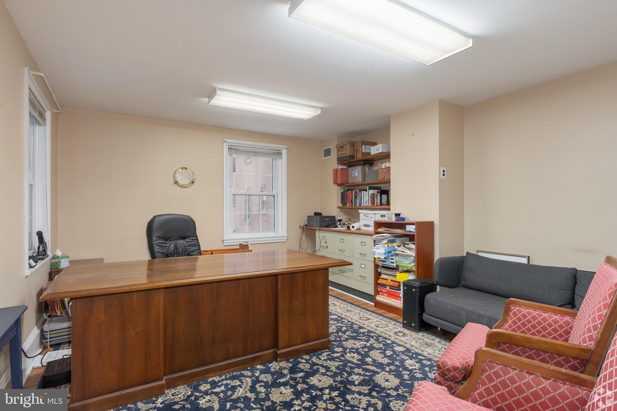 CENTER CITY - Commercial Sale