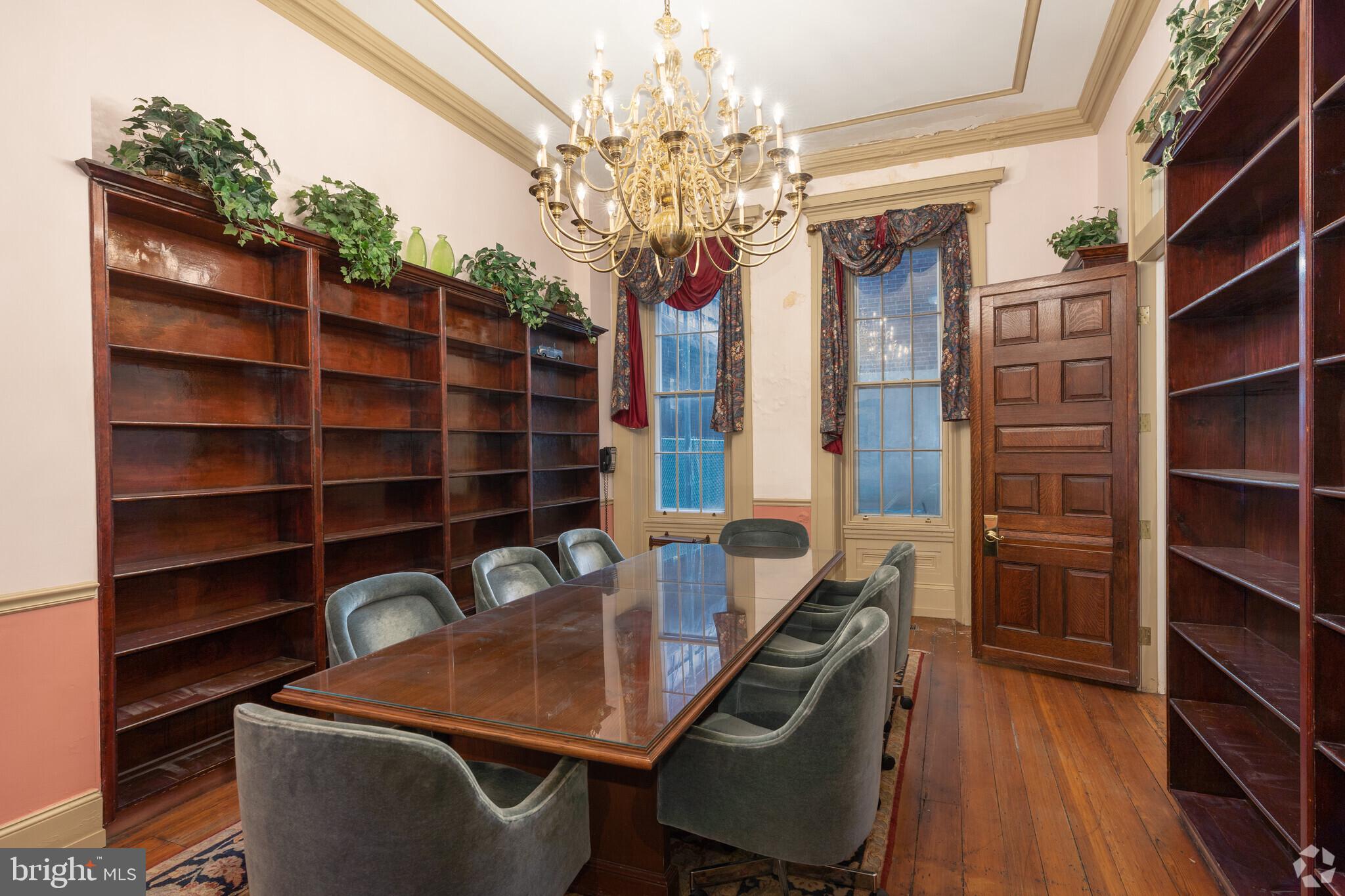 CENTER CITY - Commercial Sale