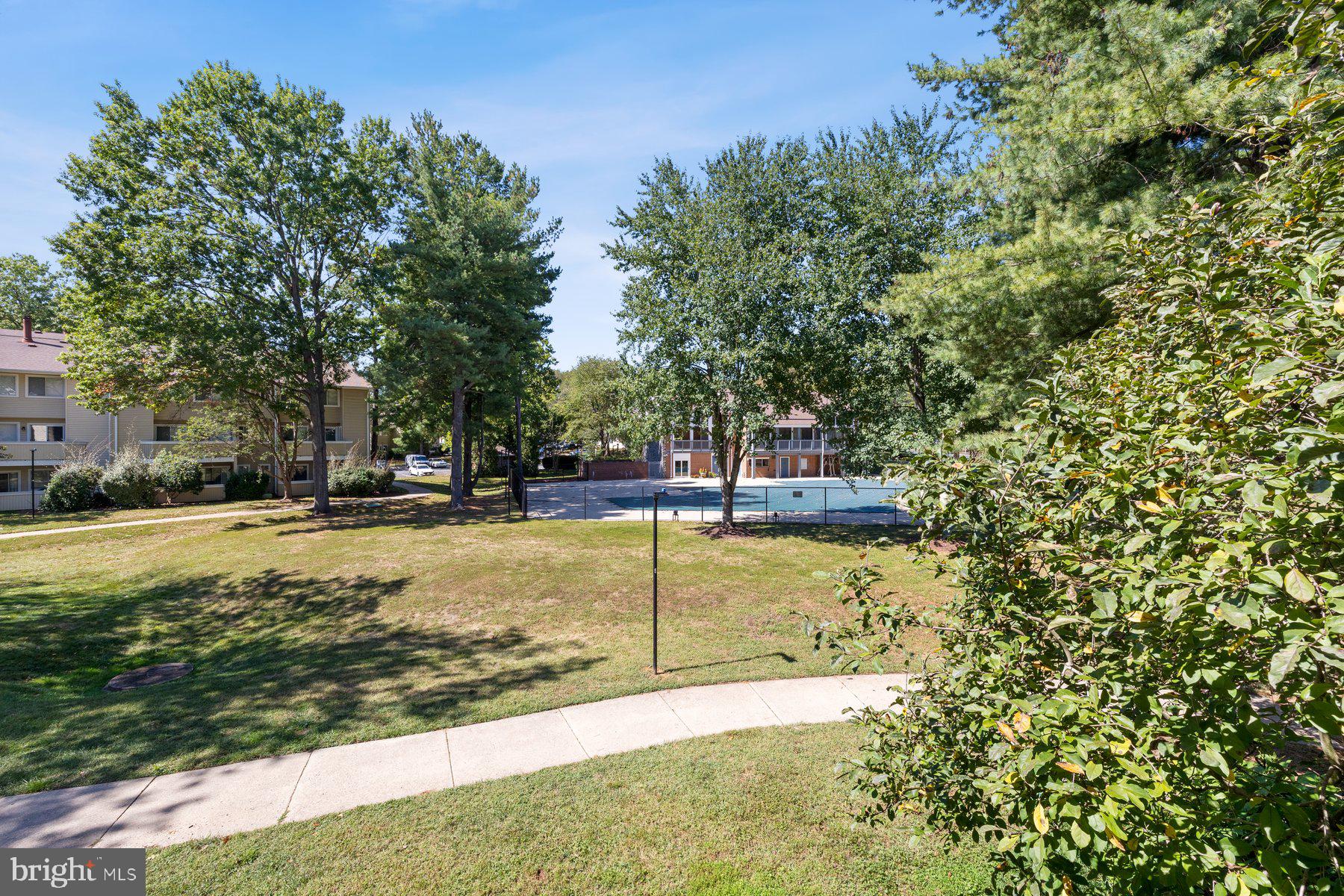 FARMINGDALE - Residential