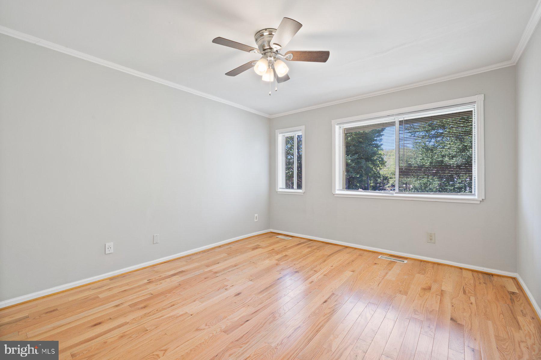 FARMINGDALE - Residential