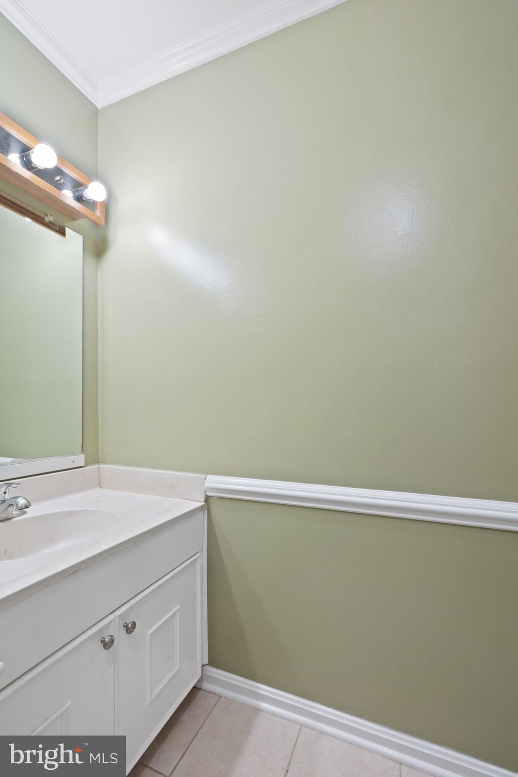 FARMINGDALE - Residential