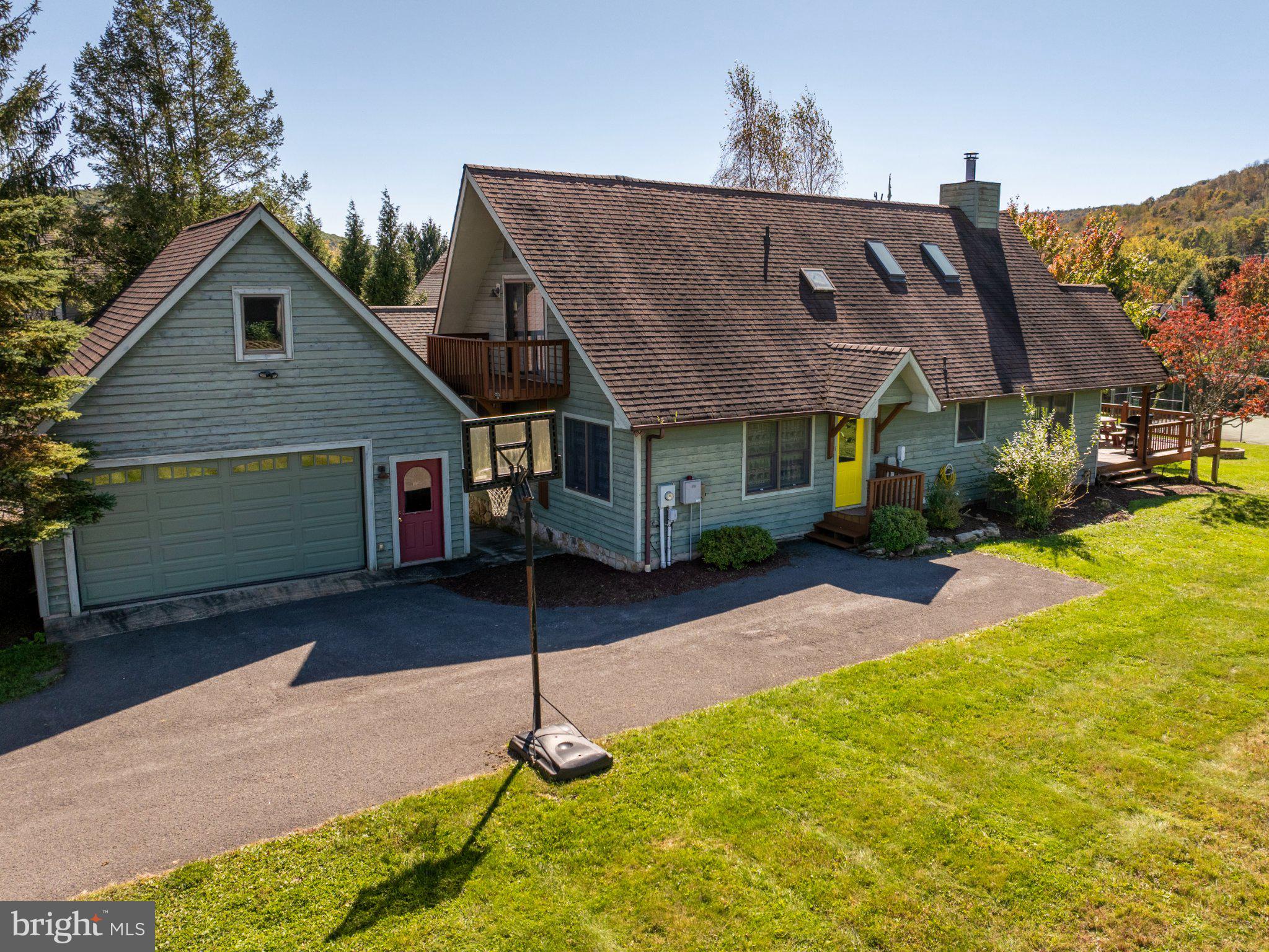 205 LAKE POINTE DRIVE