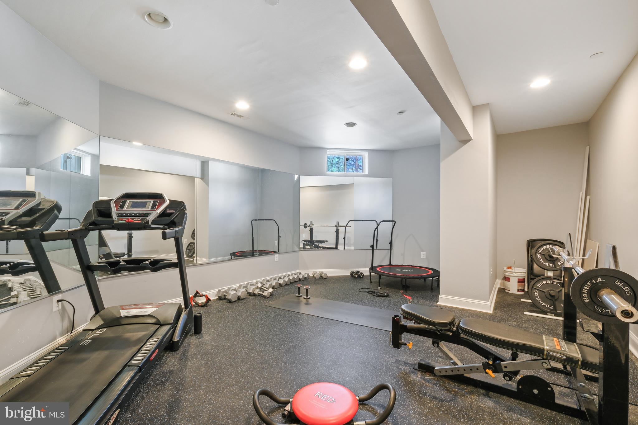 LUXMANOR - Residential