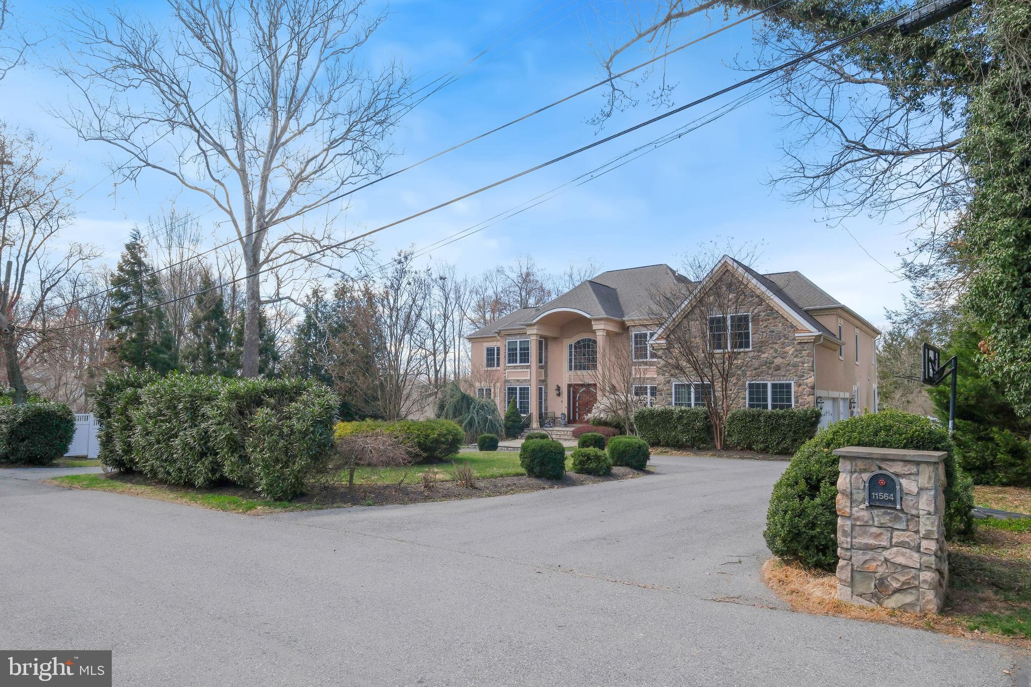 LUXMANOR - Residential