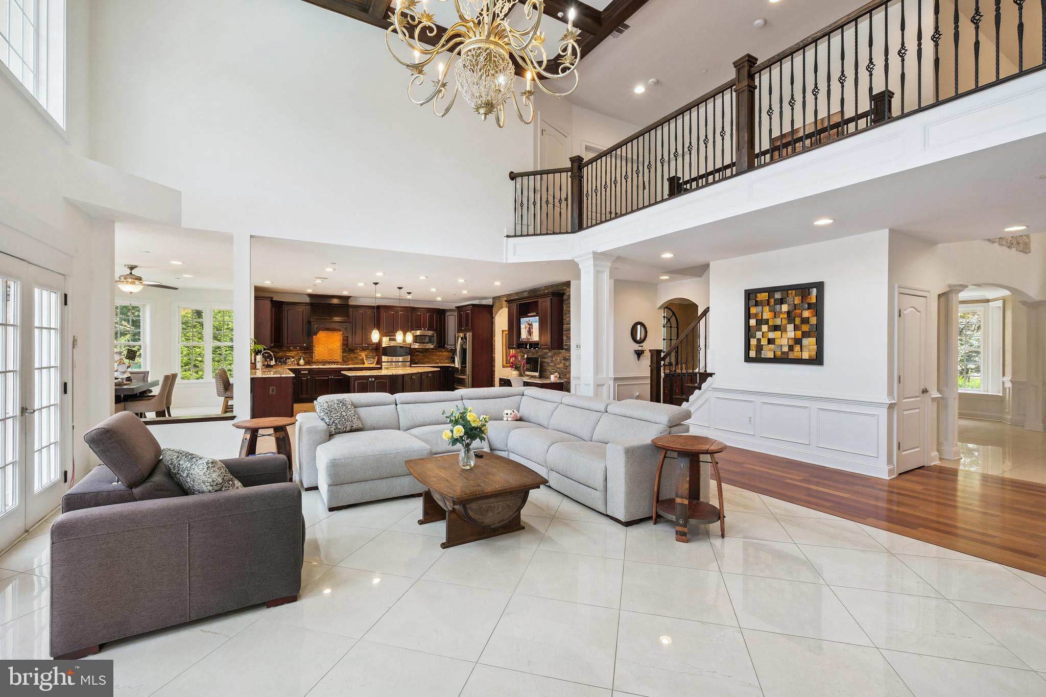 LUXMANOR - Residential