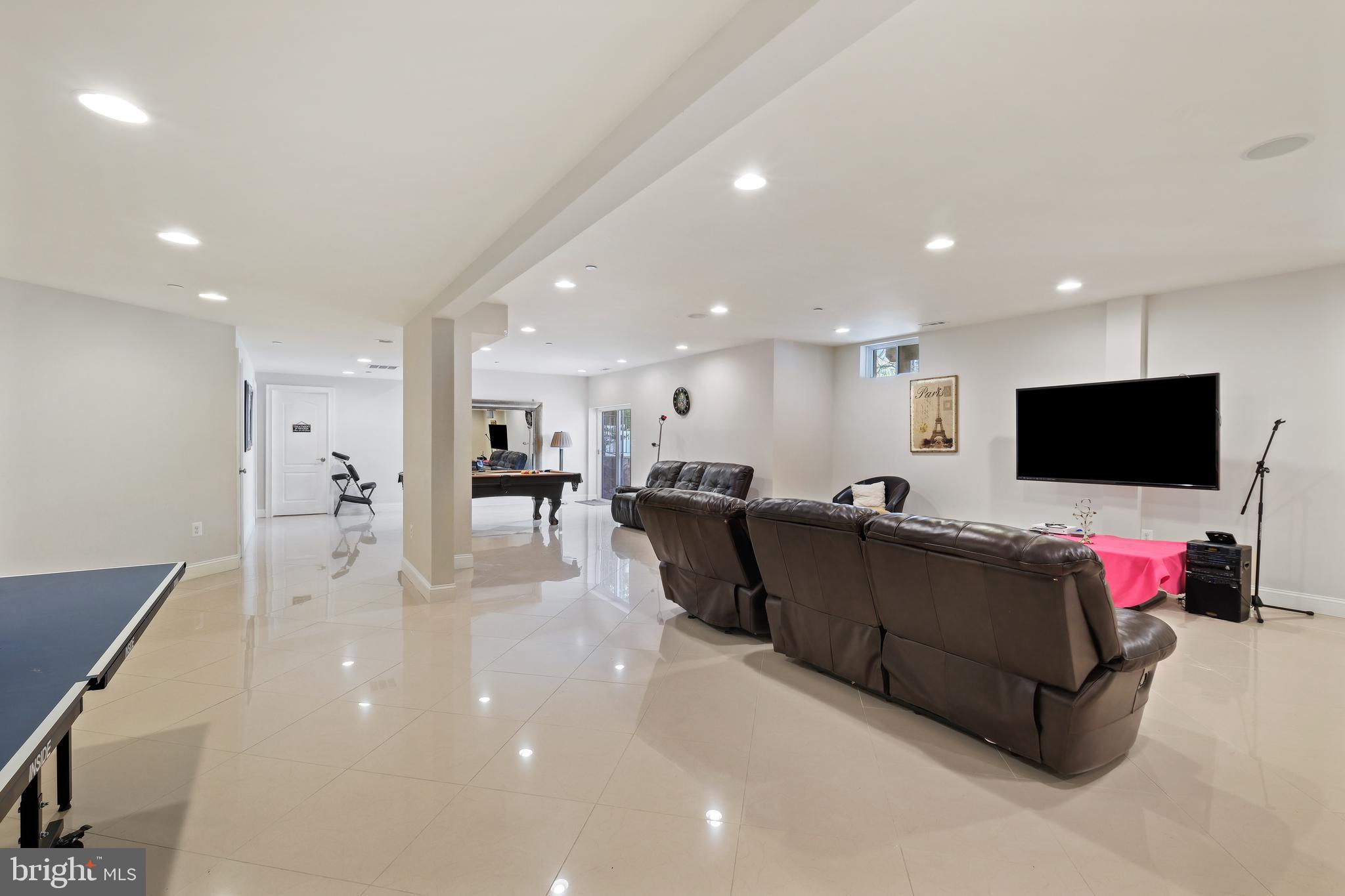 LUXMANOR - Residential