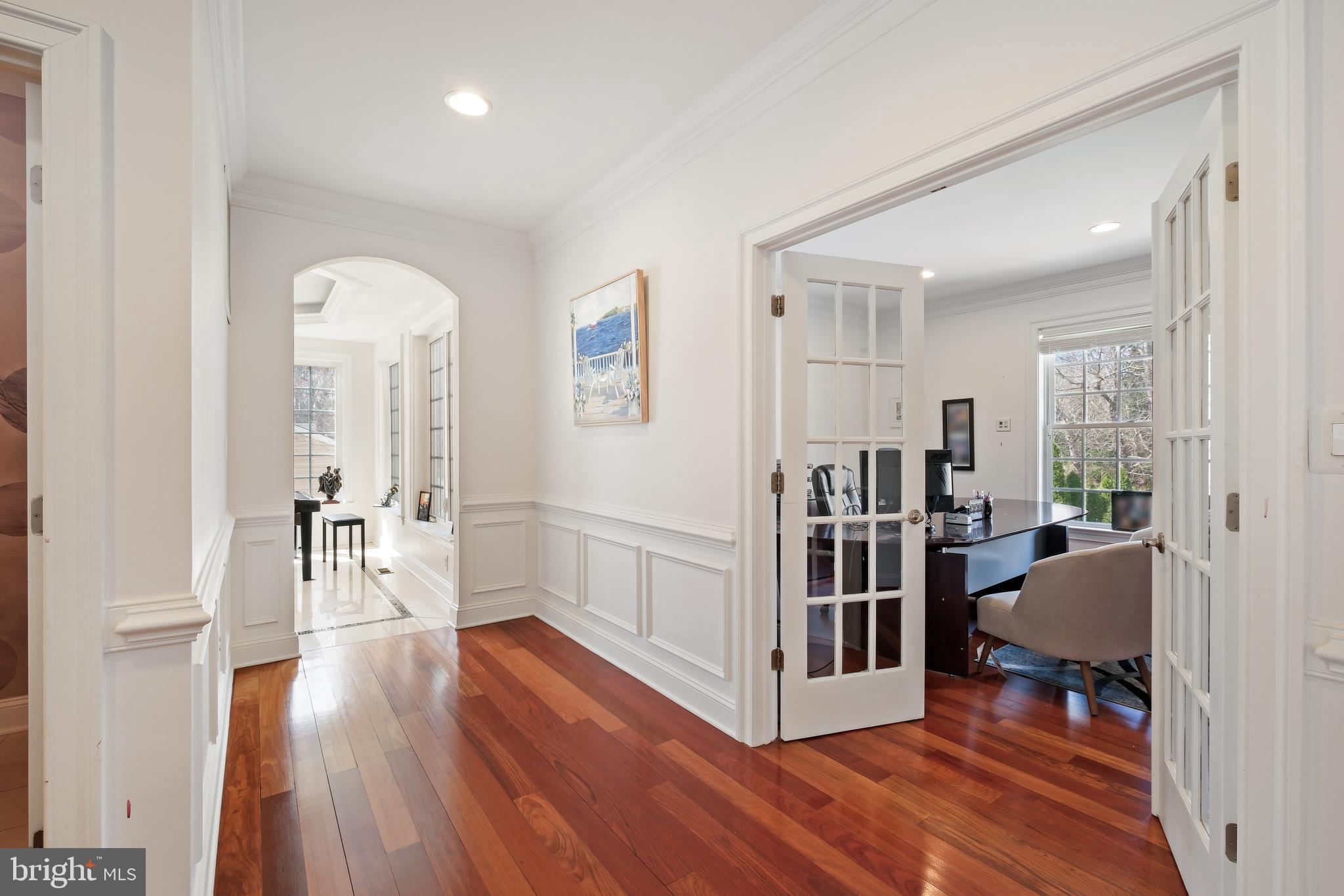 LUXMANOR - Residential