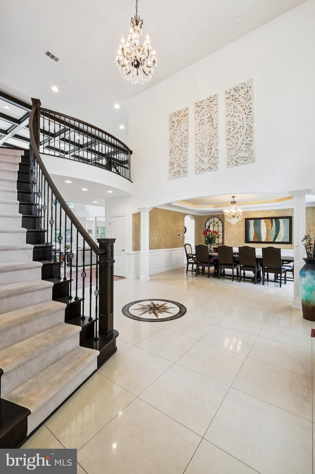 LUXMANOR - Residential