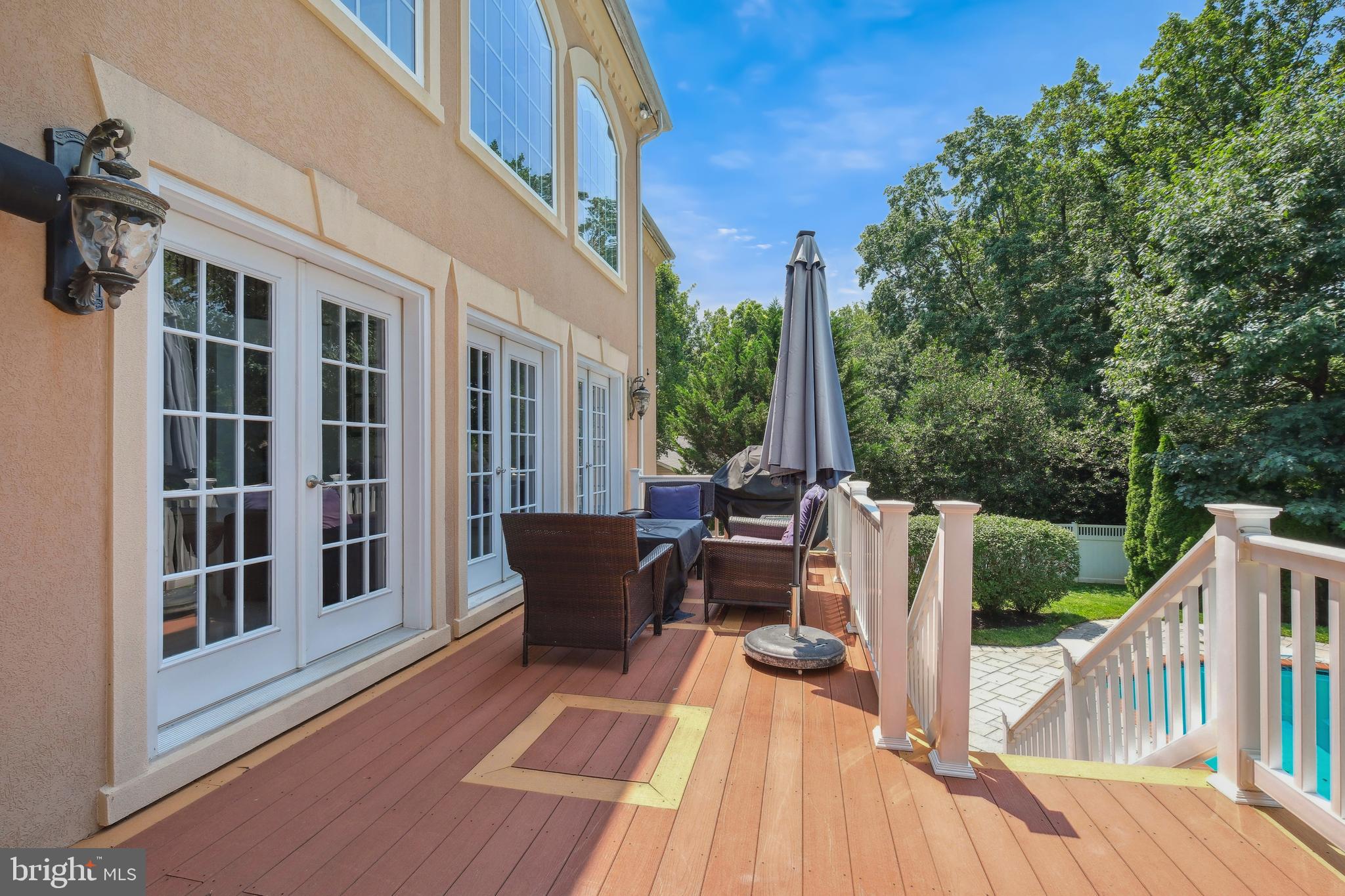 LUXMANOR - Residential