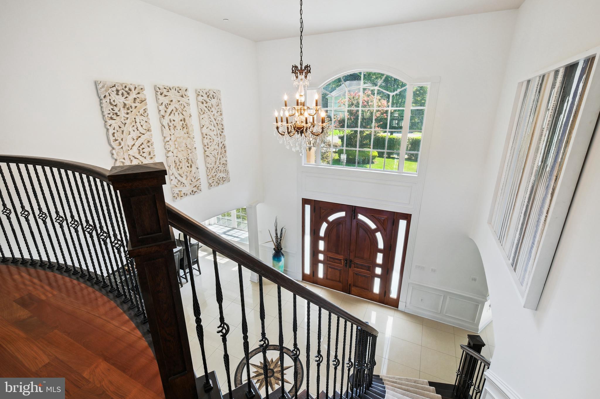 LUXMANOR - Residential