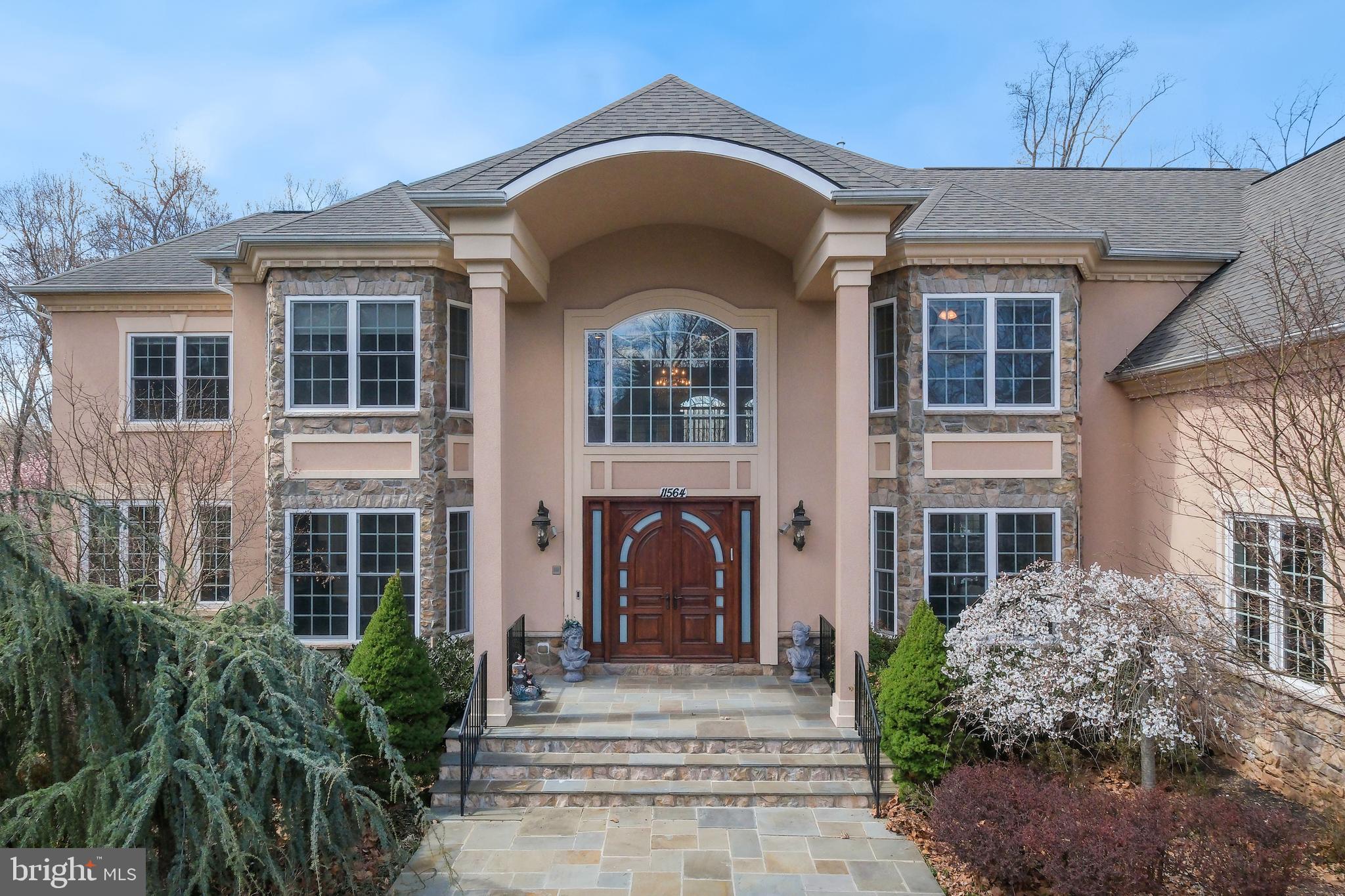 LUXMANOR - Residential