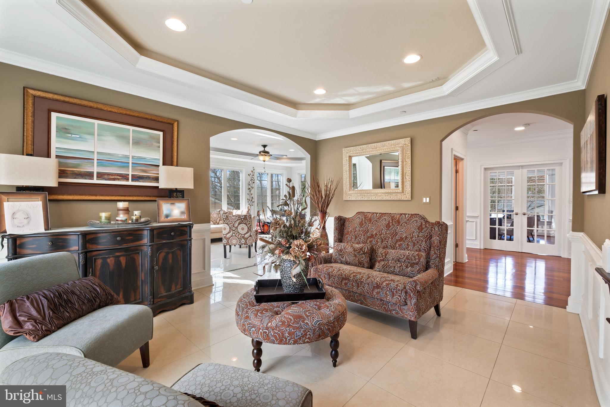 LUXMANOR - Residential