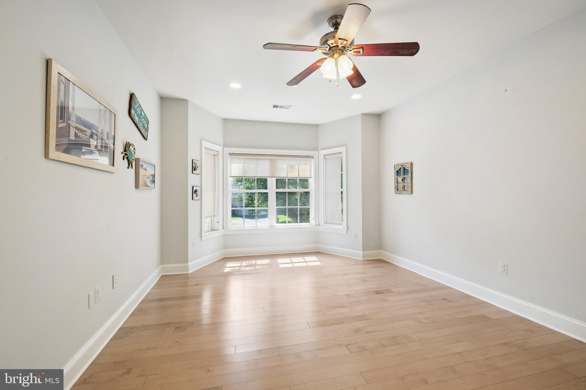 LUXMANOR - Residential