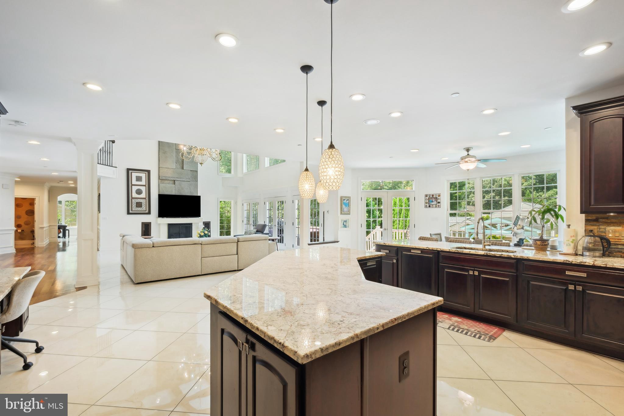 LUXMANOR - Residential