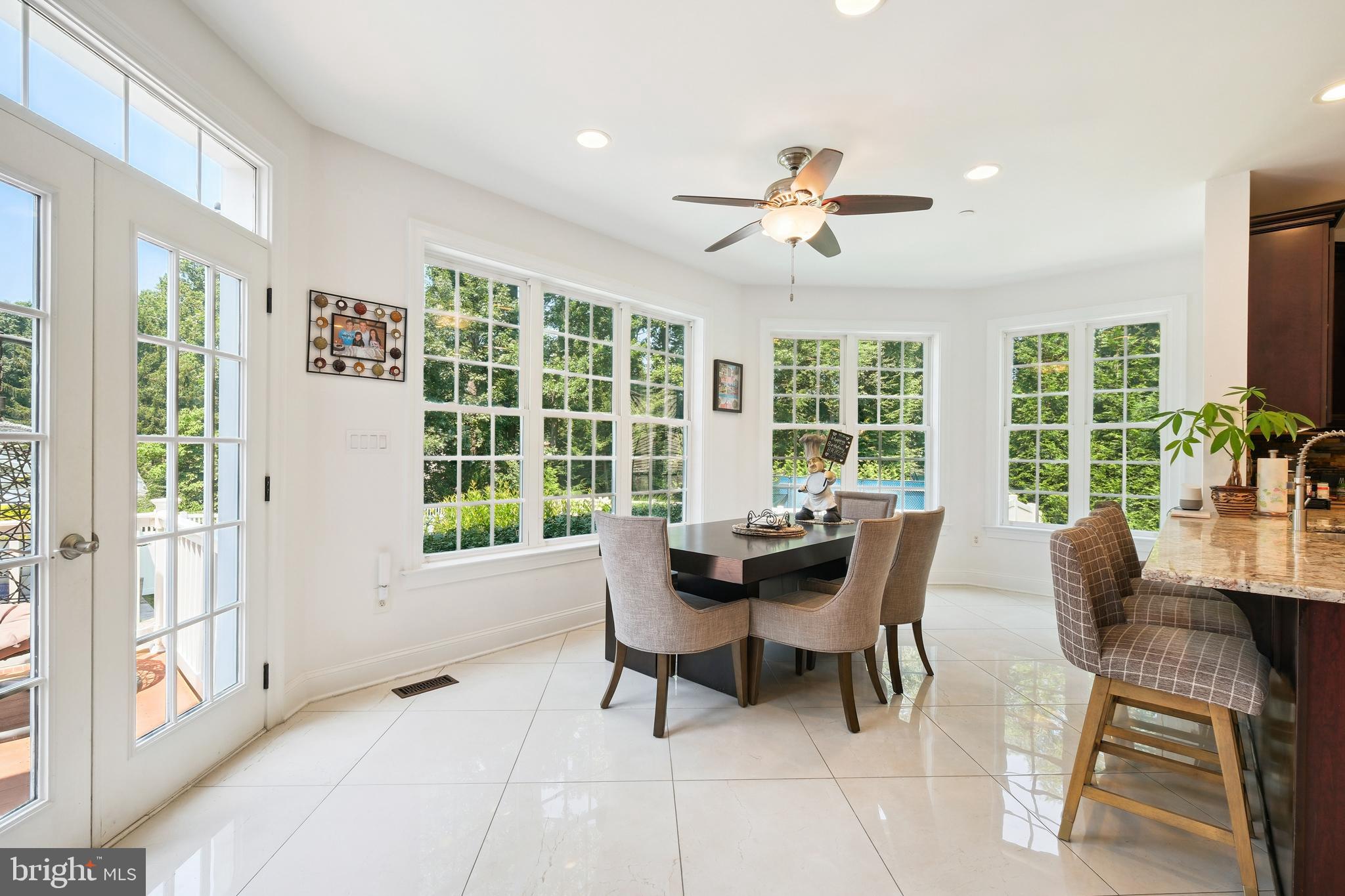 LUXMANOR - Residential