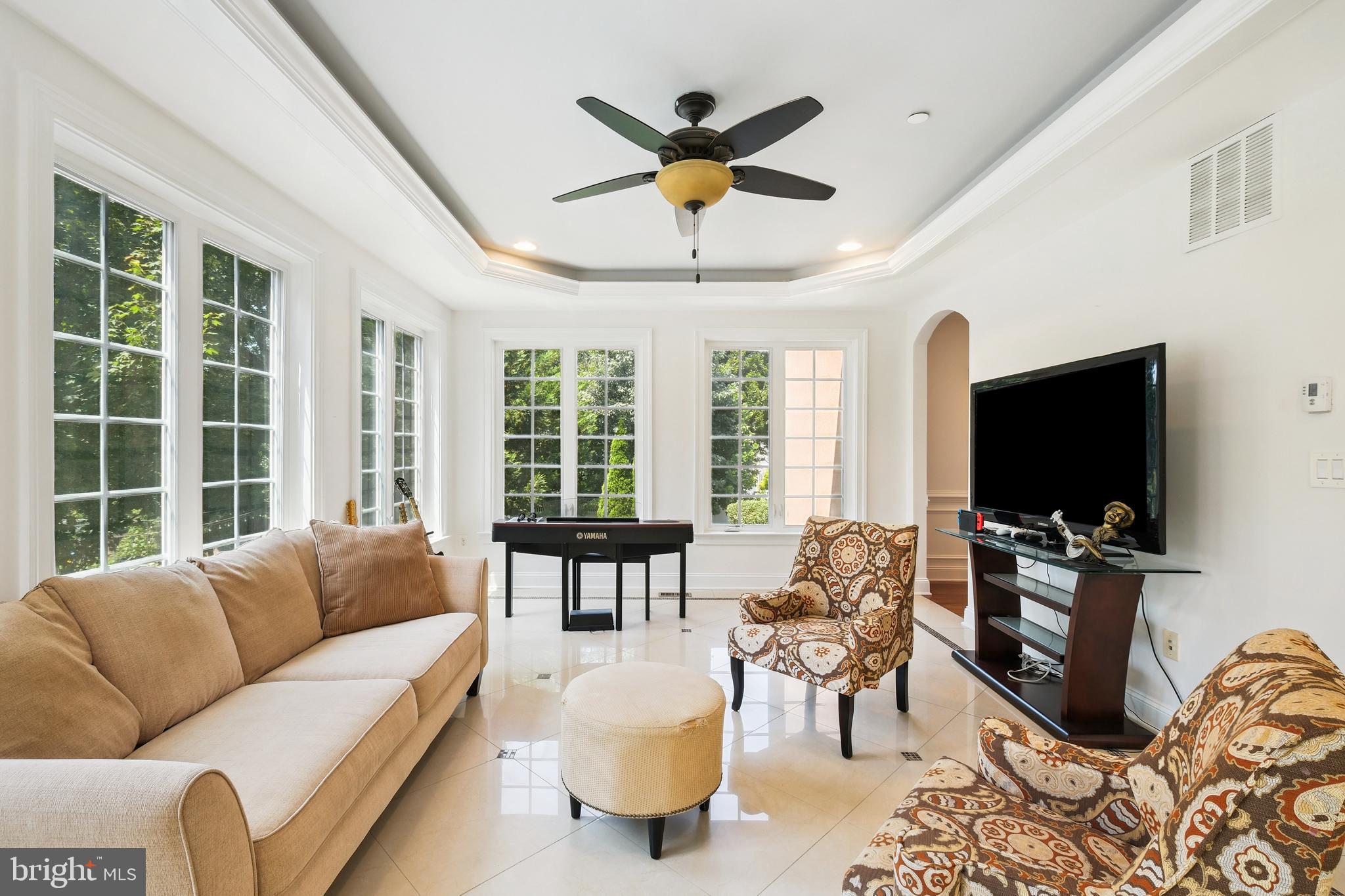 LUXMANOR - Residential