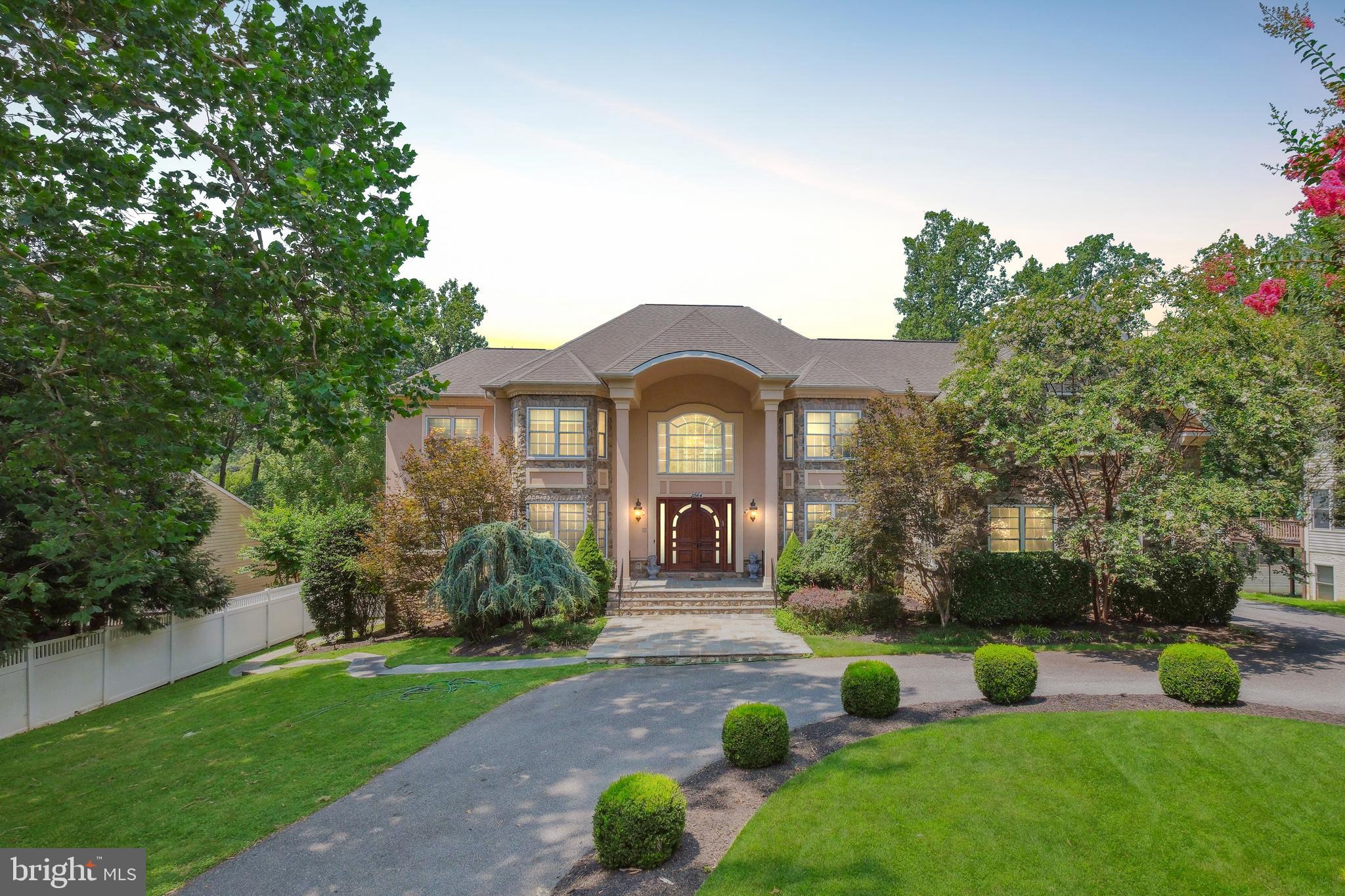 LUXMANOR - Residential