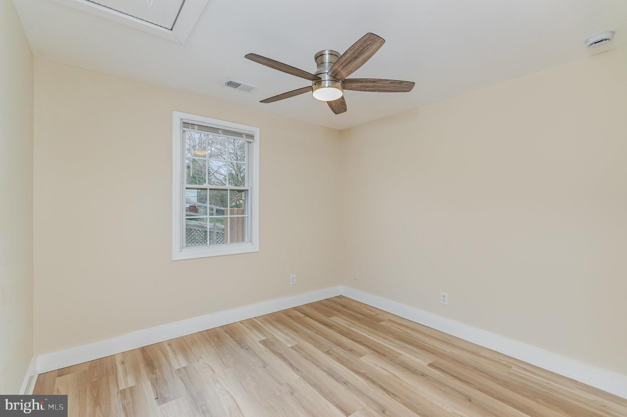 WILLIAMSBURG SQUARE - Residential Lease