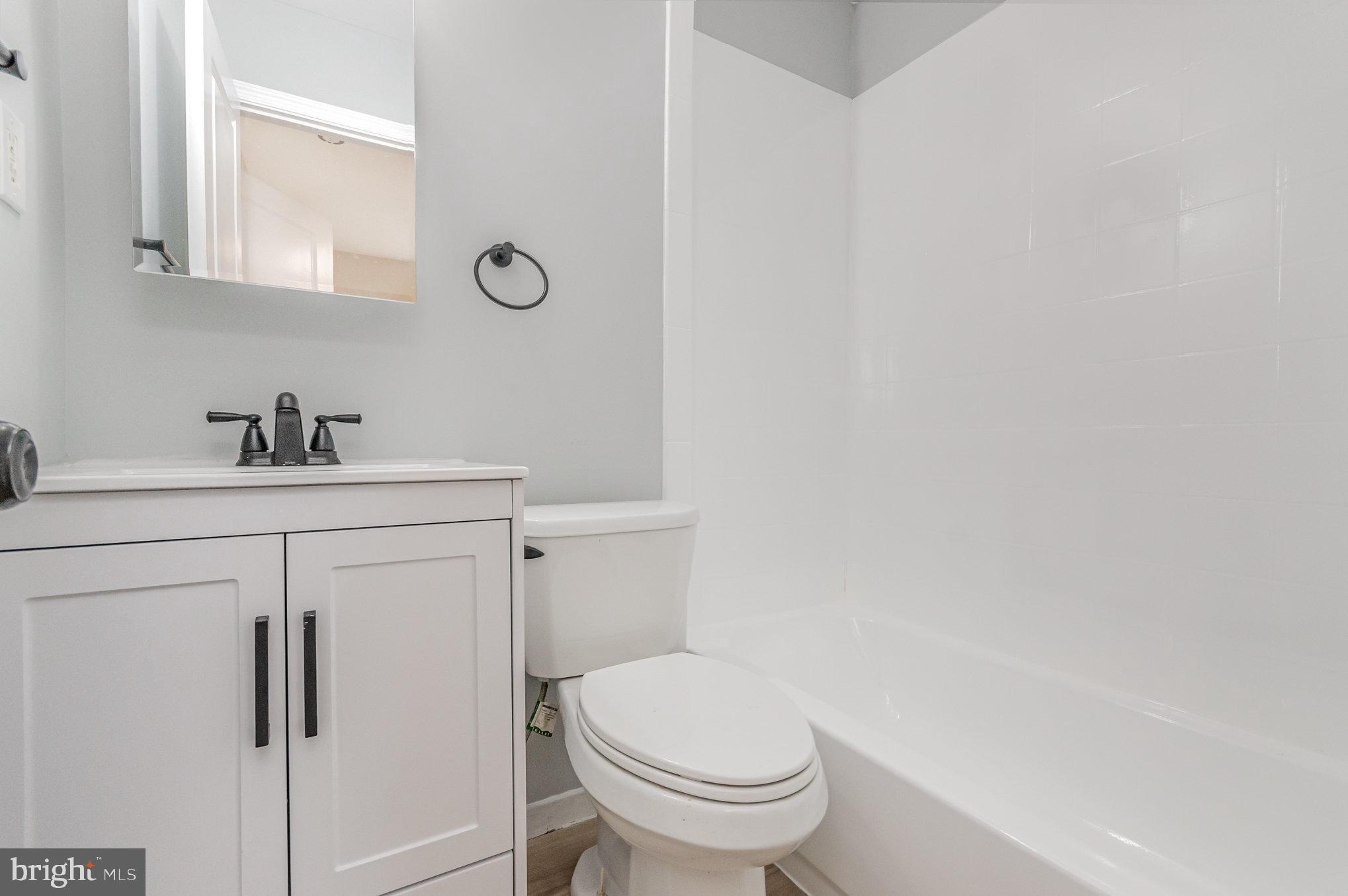 WILLIAMSBURG SQUARE - Residential Lease