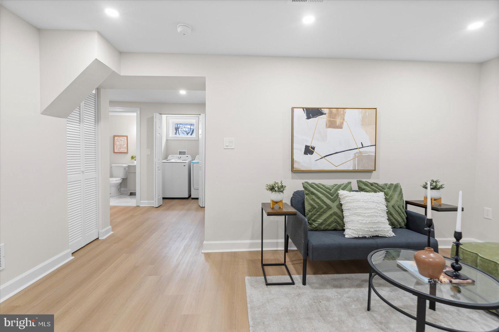 CHESTNUT RIDGE MANOR - Residential