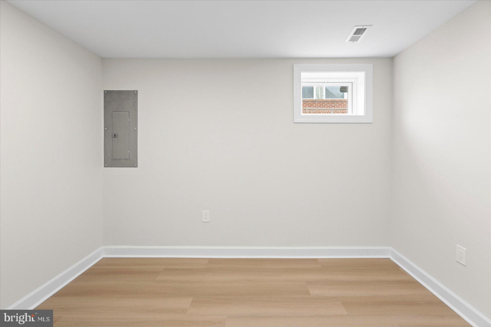 CHESTNUT RIDGE MANOR - Residential