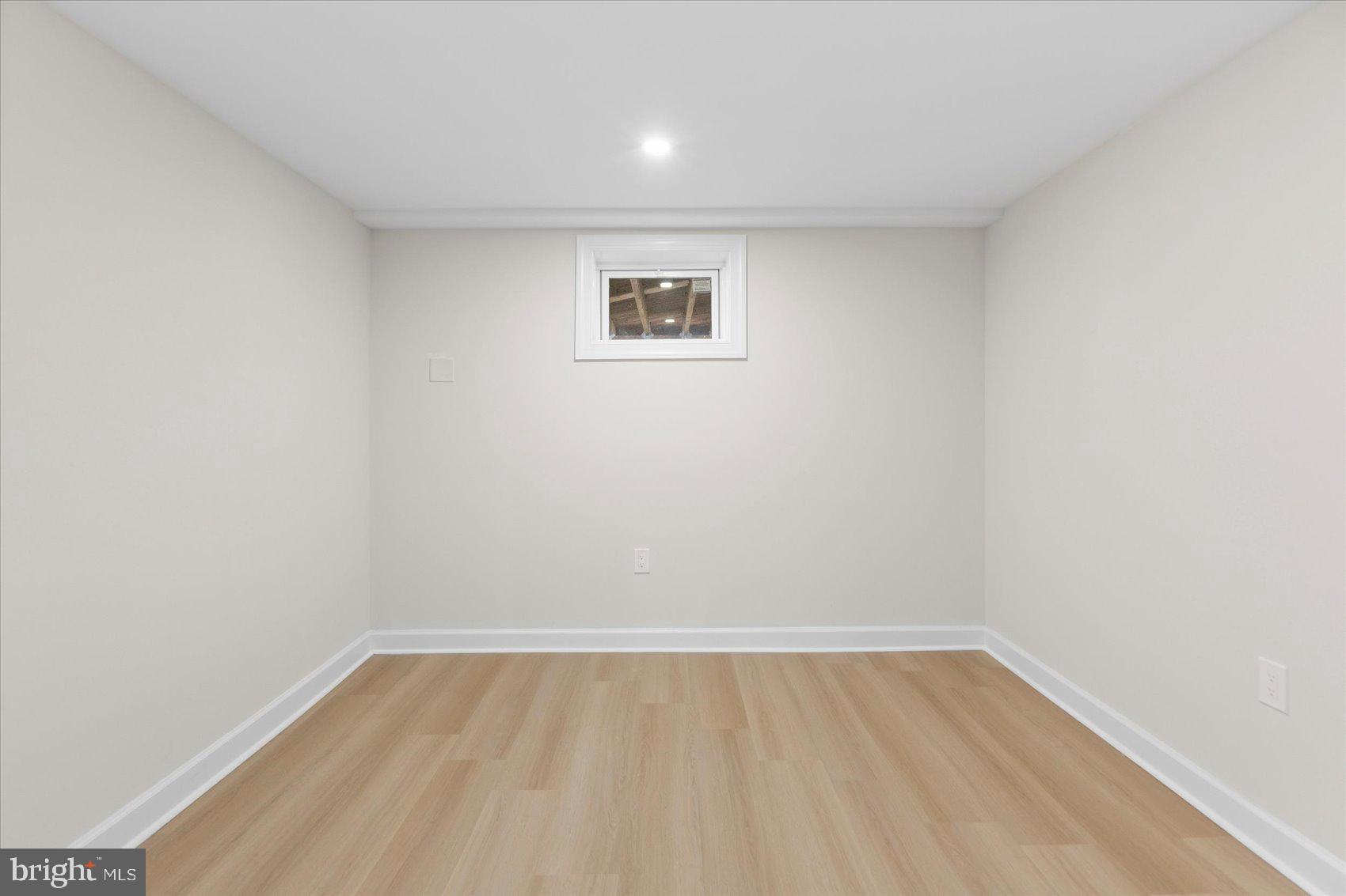 CHESTNUT RIDGE MANOR - Residential