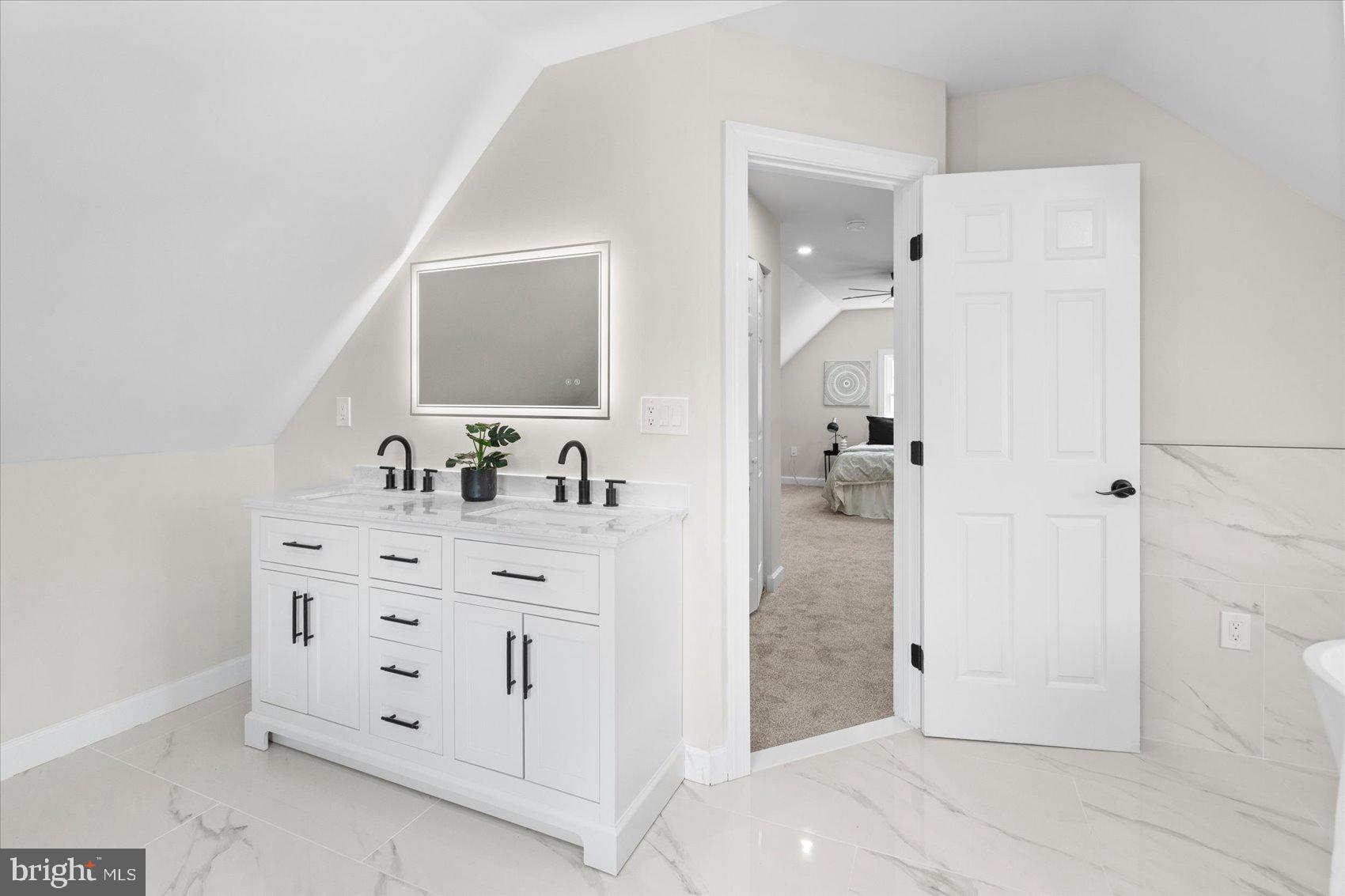 CHESTNUT RIDGE MANOR - Residential