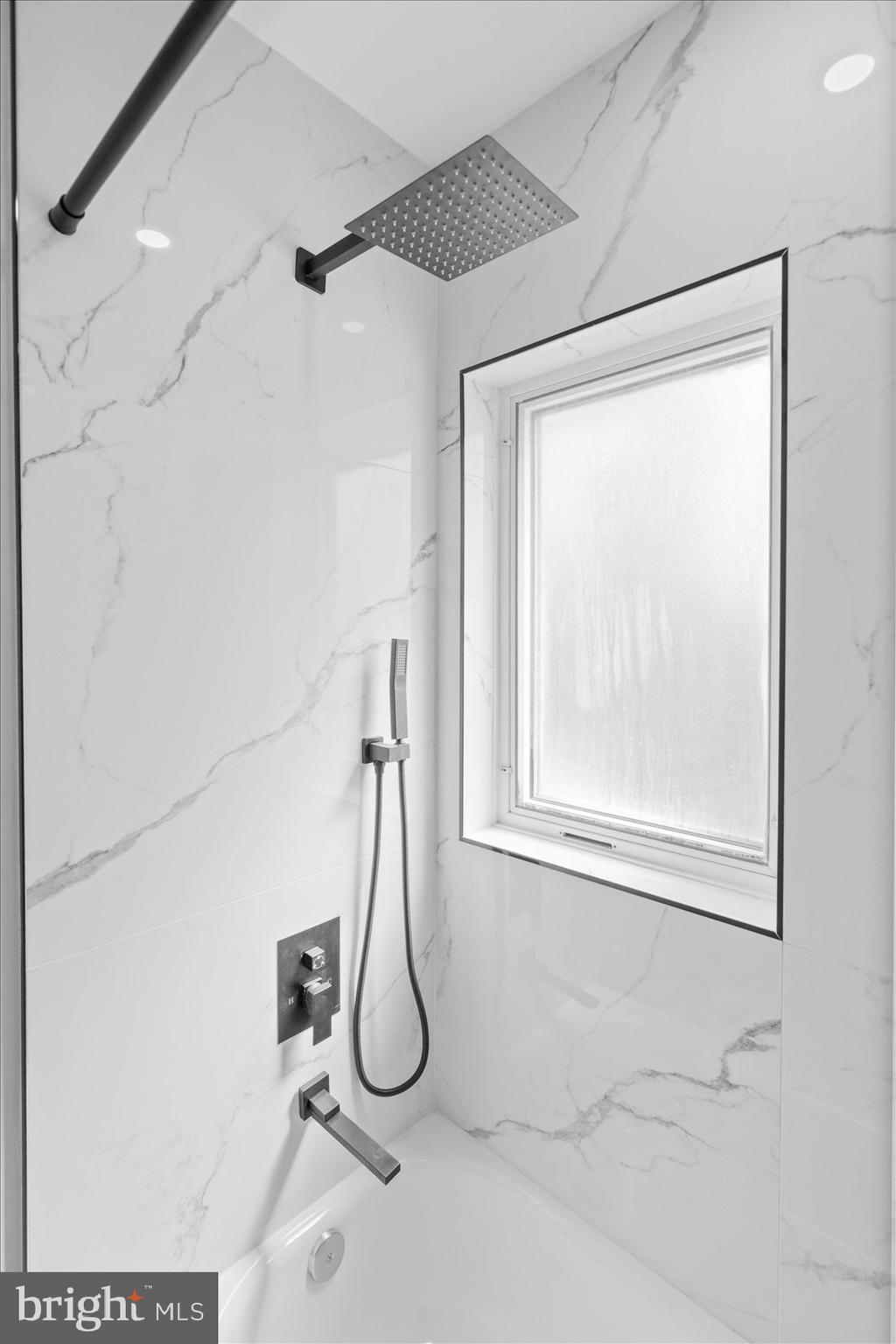 CHESTNUT RIDGE MANOR - Residential