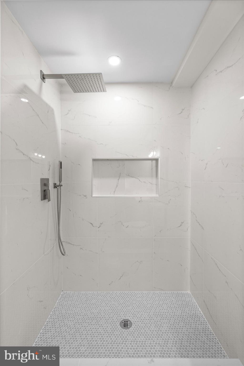 CHESTNUT RIDGE MANOR - Residential