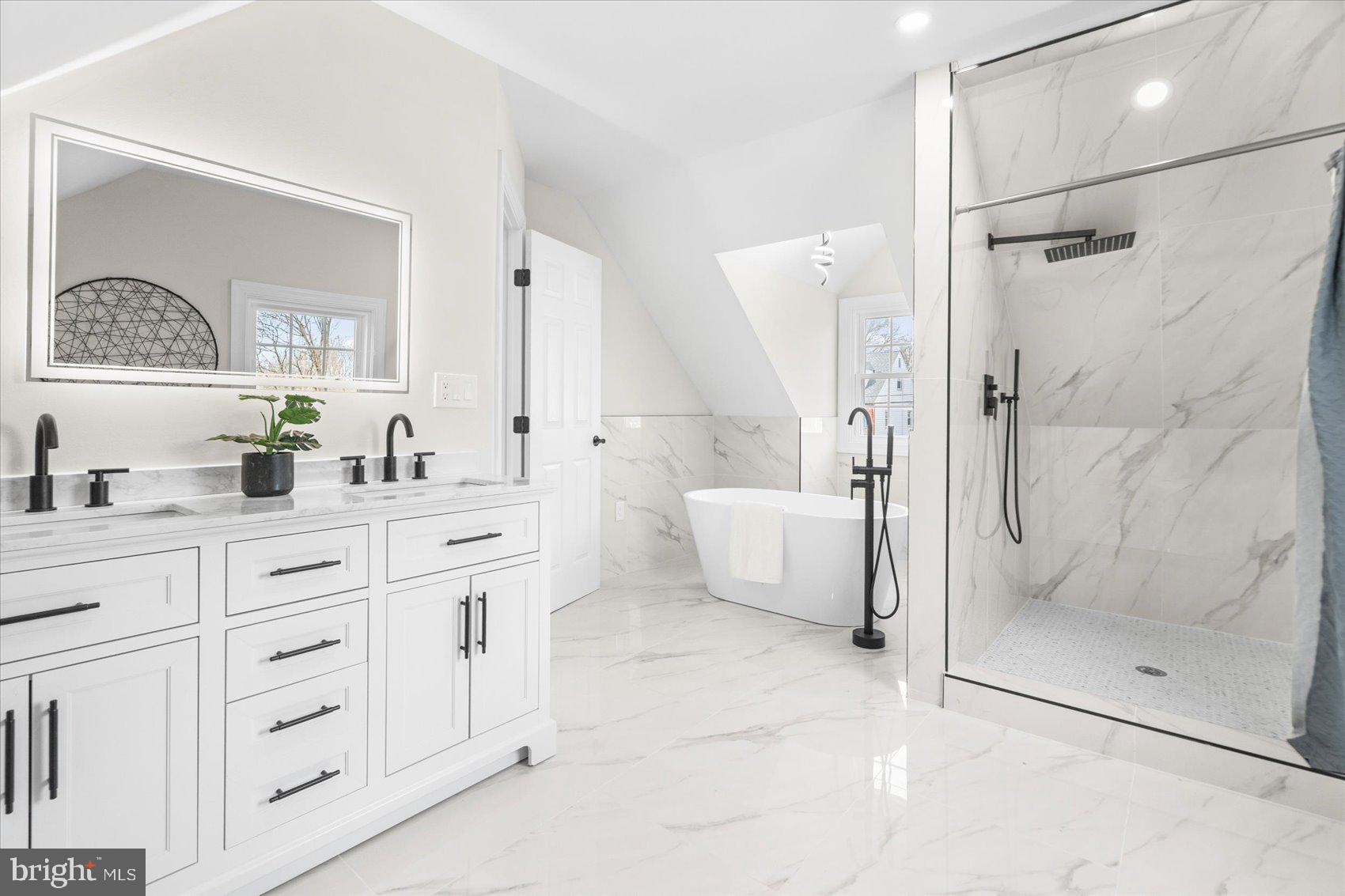 CHESTNUT RIDGE MANOR - Residential