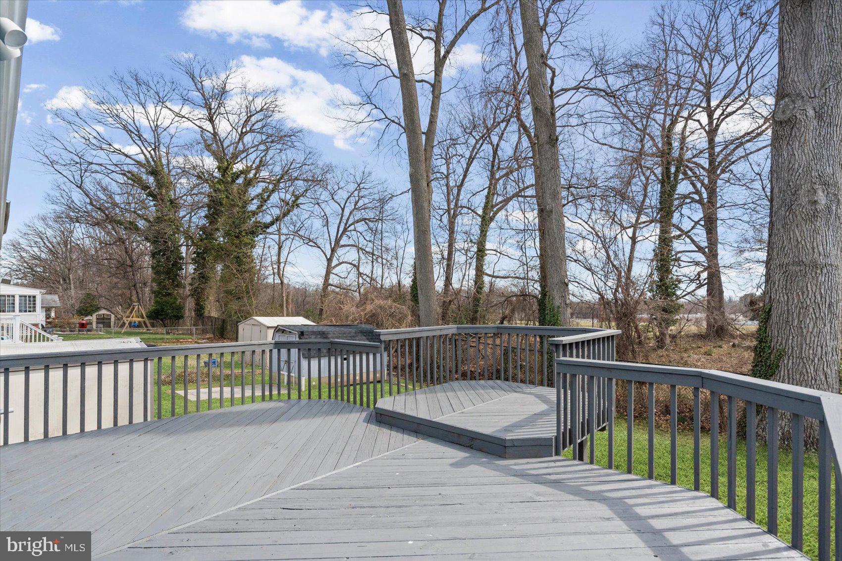 CHESTNUT RIDGE MANOR - Residential