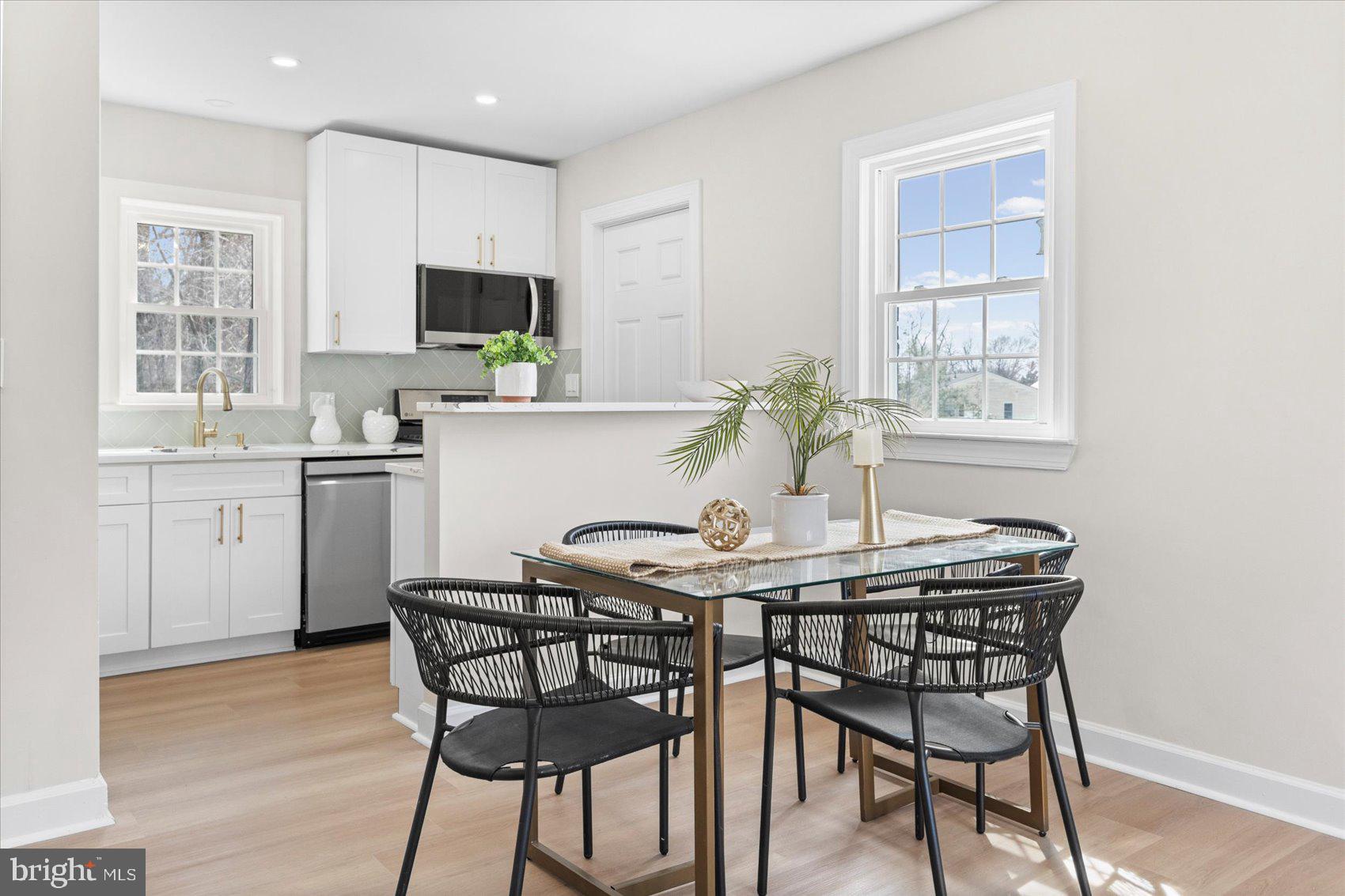 CHESTNUT RIDGE MANOR - Residential