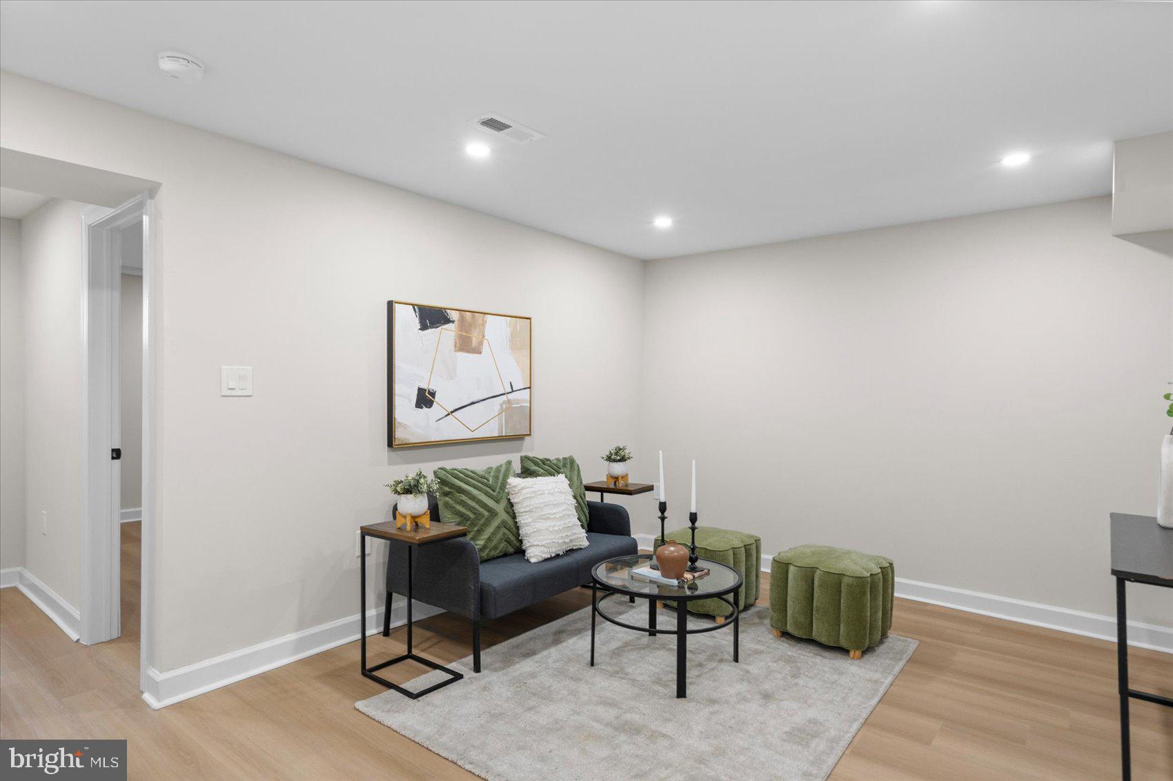 CHESTNUT RIDGE MANOR - Residential