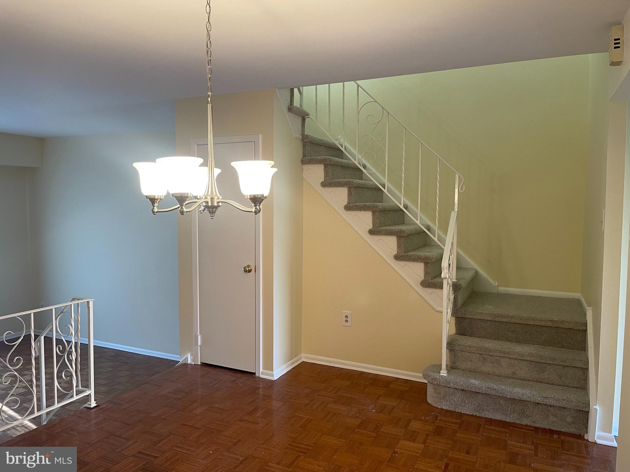 VALLEY GLEN - Residential