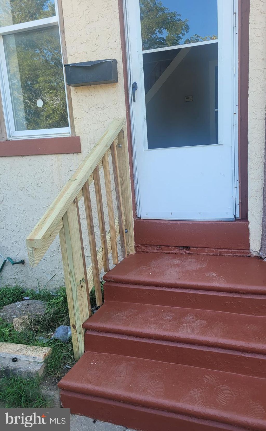 listing image 0