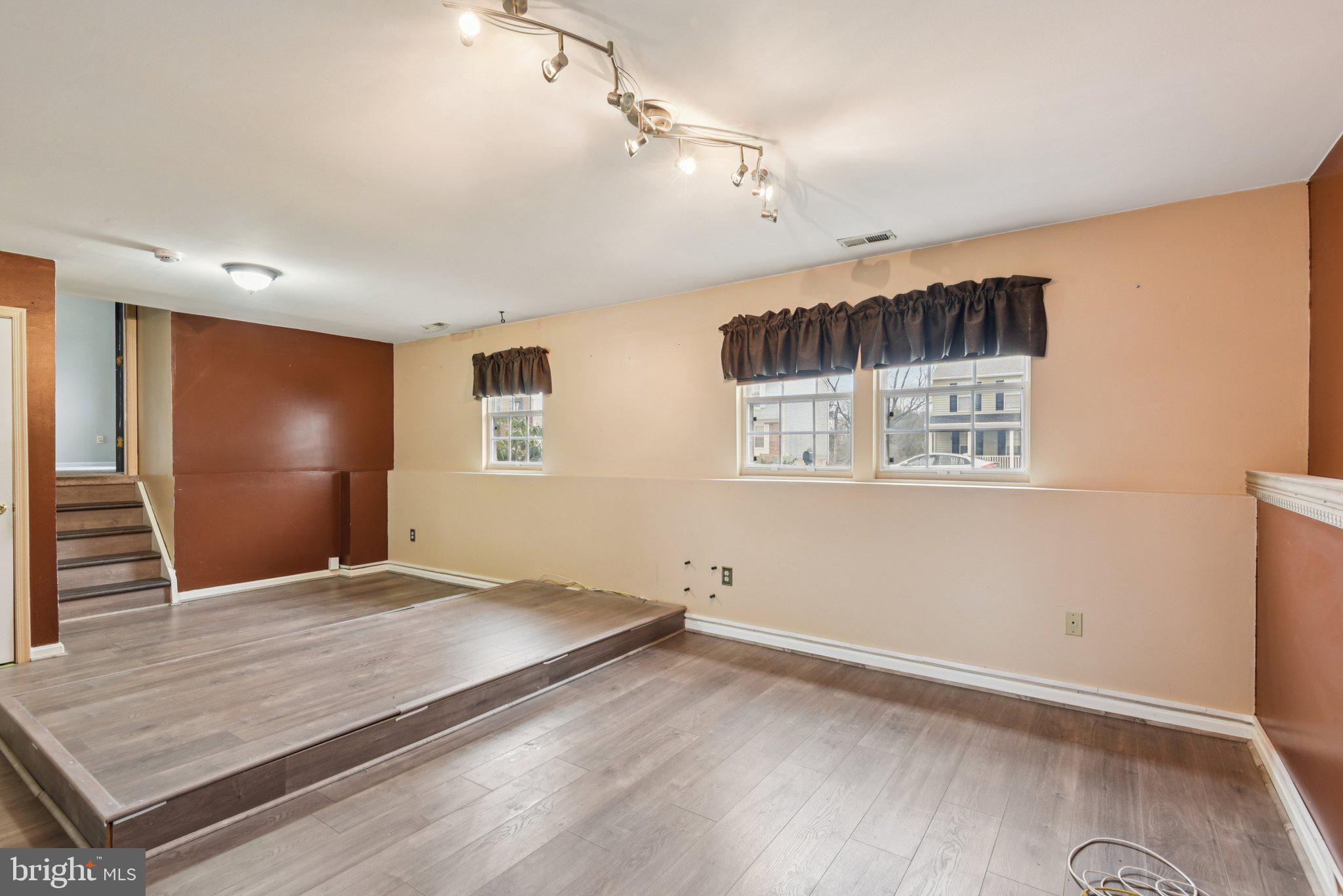 PARKVIEW TRAIL - Residential