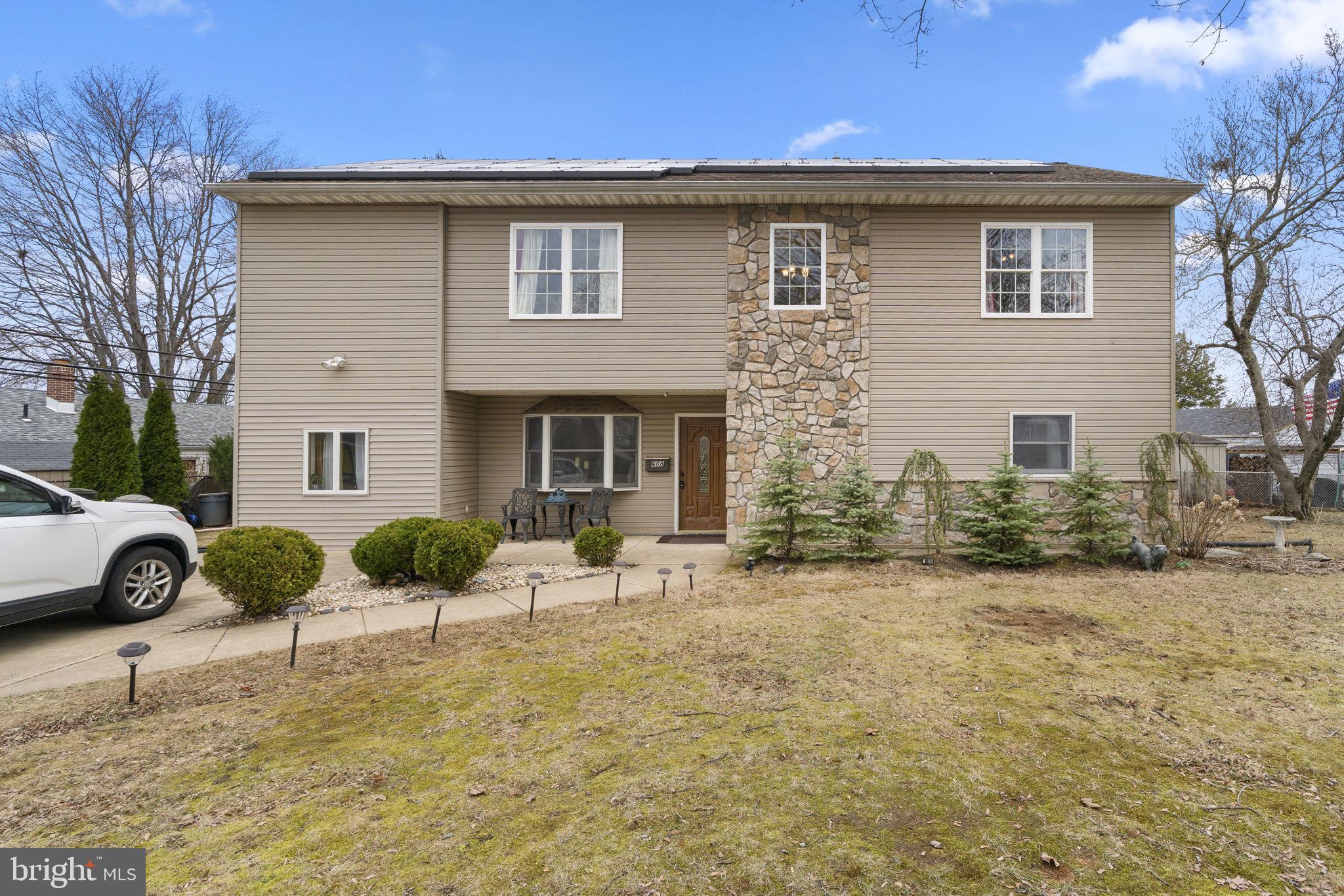 FEASTERVILLE HGTS - Residential