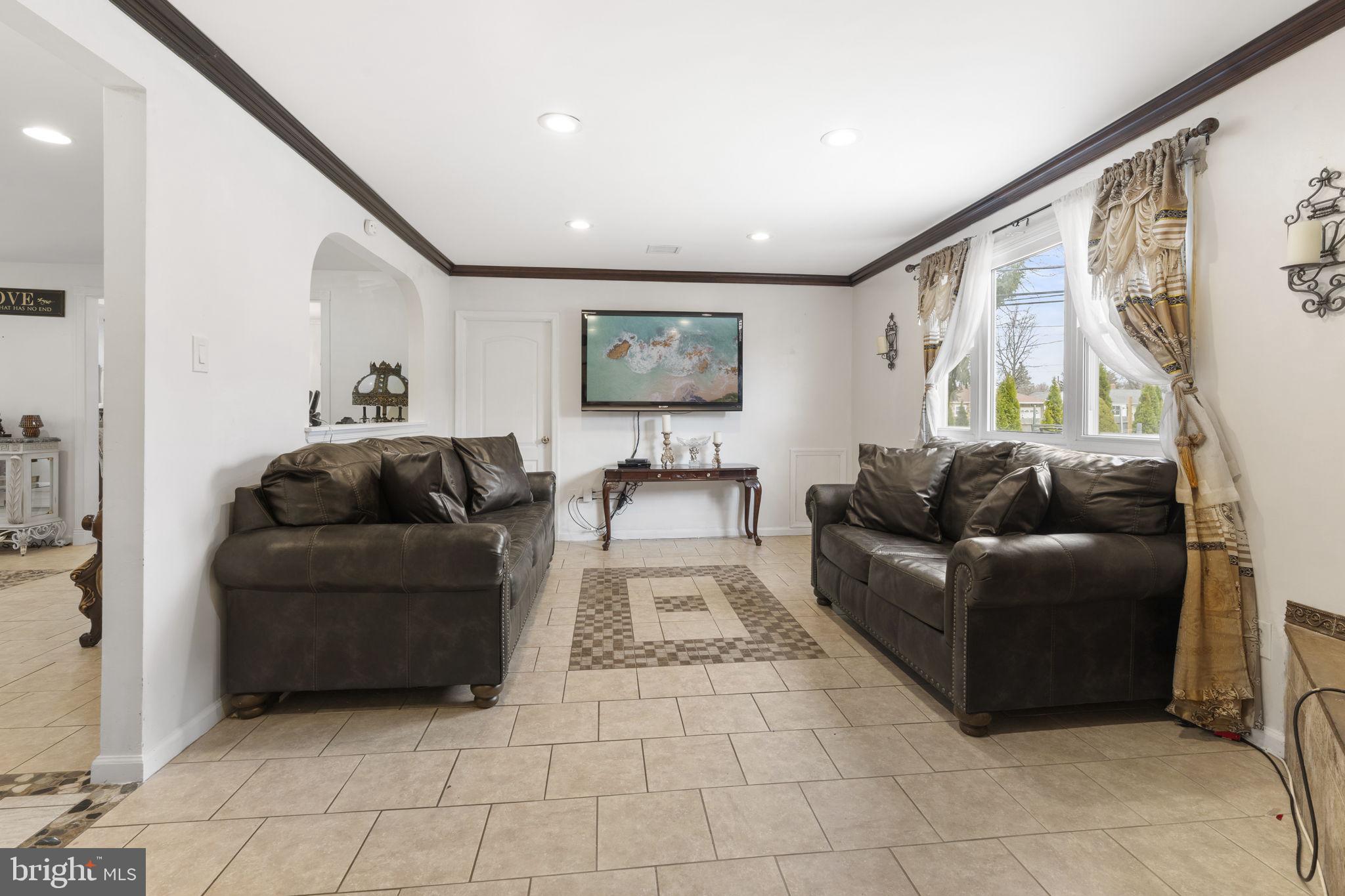 FEASTERVILLE HGTS - Residential