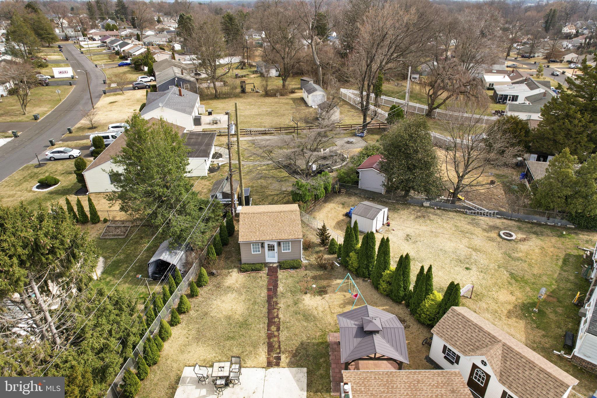 FEASTERVILLE HGTS - Residential