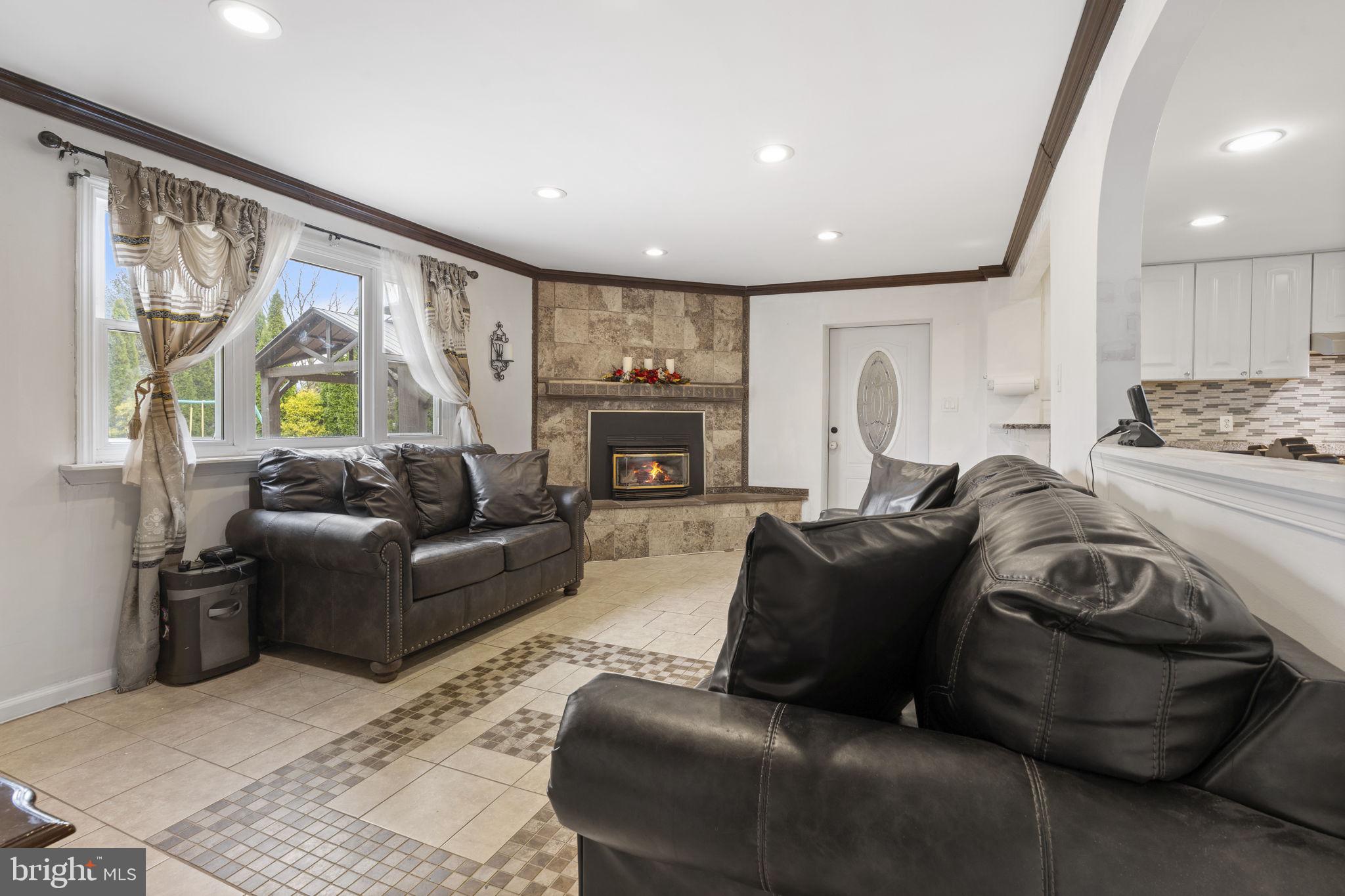 FEASTERVILLE HGTS - Residential