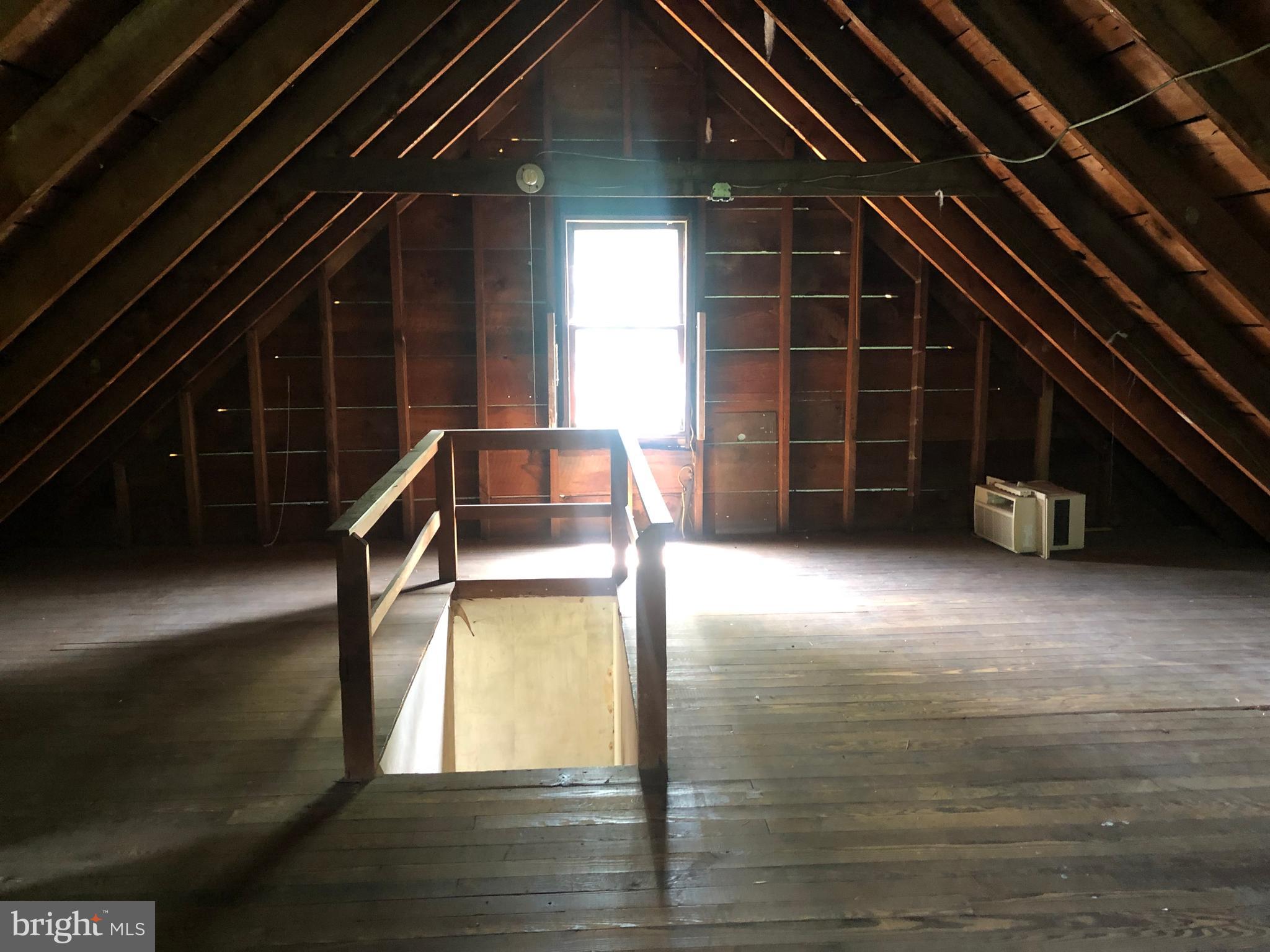 000 - Residential Lease