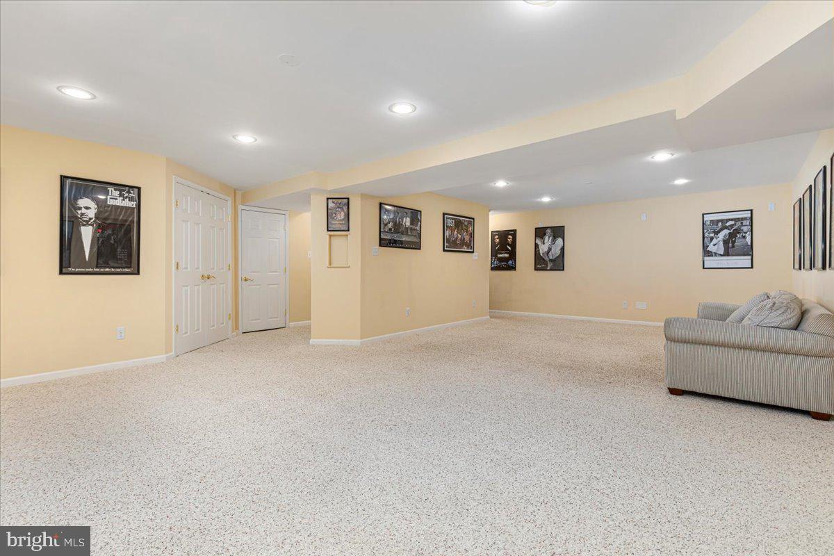 ROCK HILL ESTATES - Residential Lease