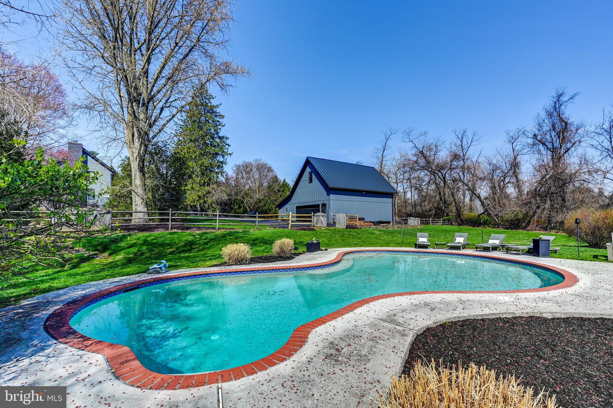 LUTHERVILLE - Residential