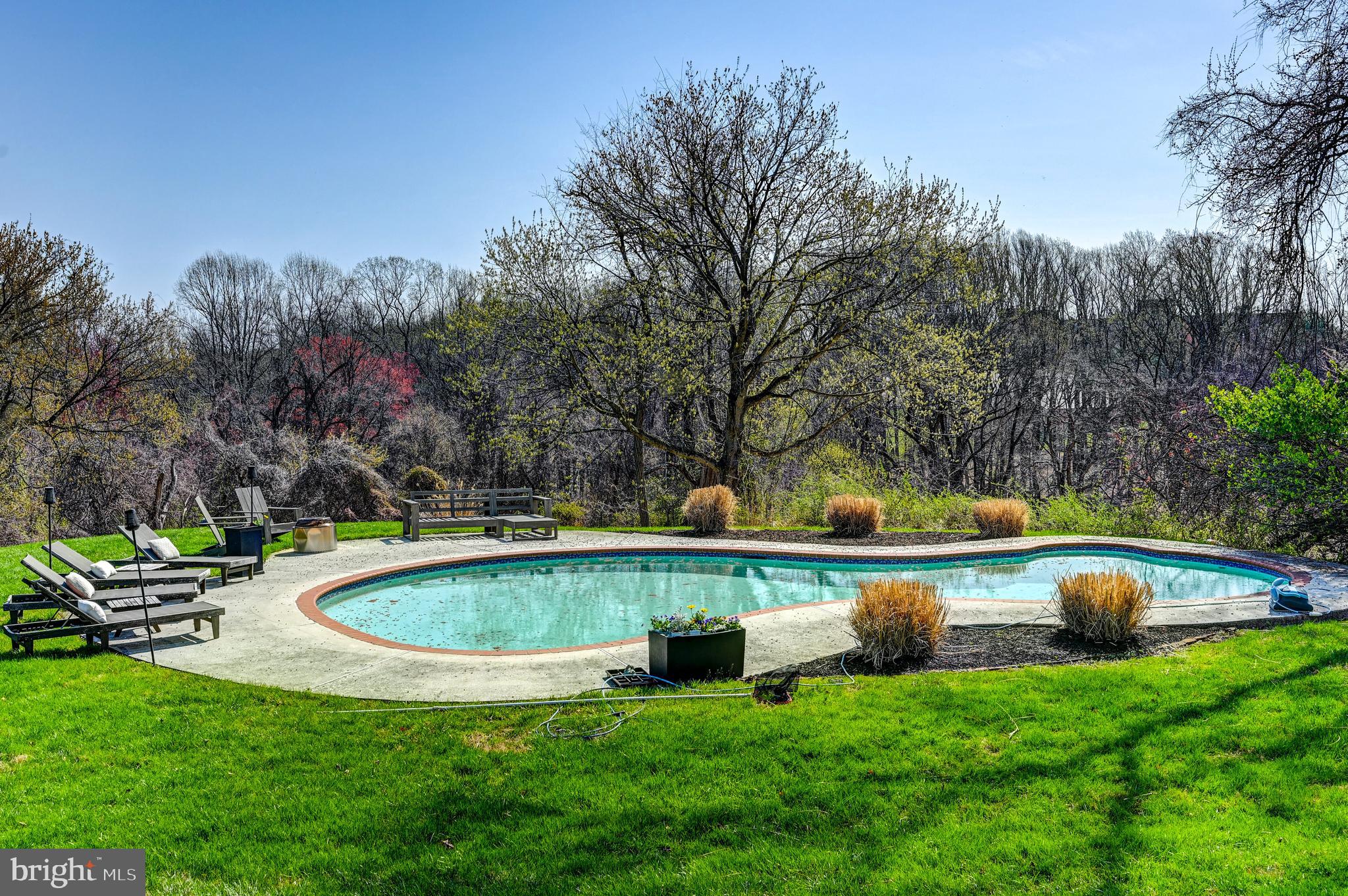 LUTHERVILLE - Residential