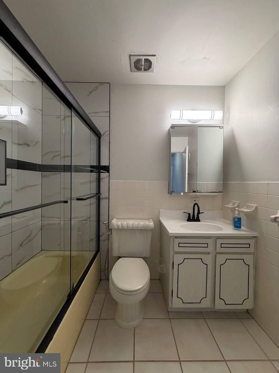 BUCKS COUNTY ESTS - Residential Lease