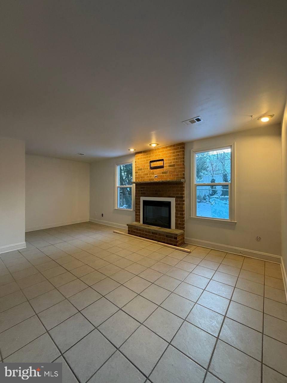 BUCKS COUNTY ESTS - Residential Lease