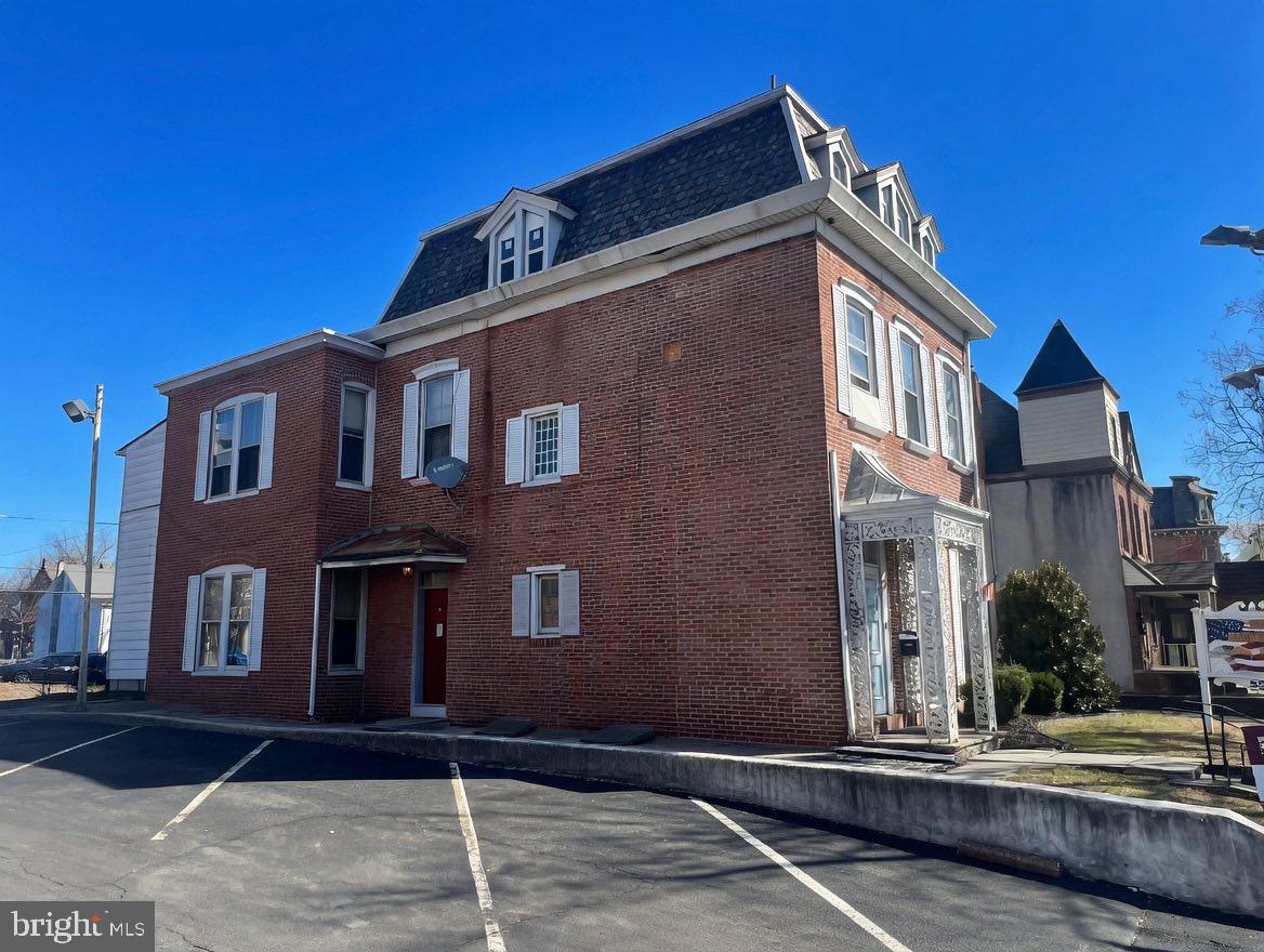 535 E HIGH STREET