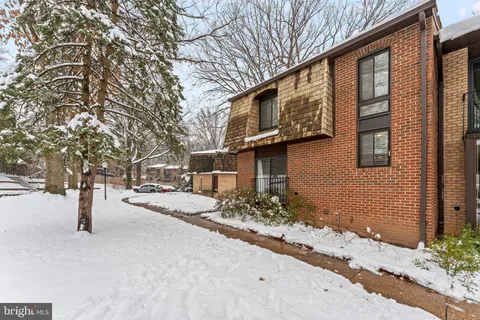 4956 Schuyler Drive, Annandale, VA MLS: VAFX2217854