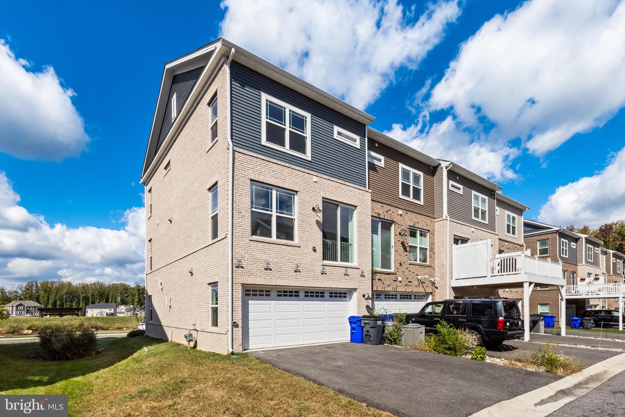 6894 BARROWFIELD PLACE
